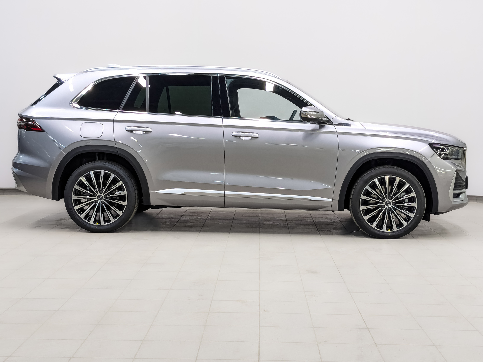 Фото Monjaro Flagship SE 2.0T/238 8AT 4WD
