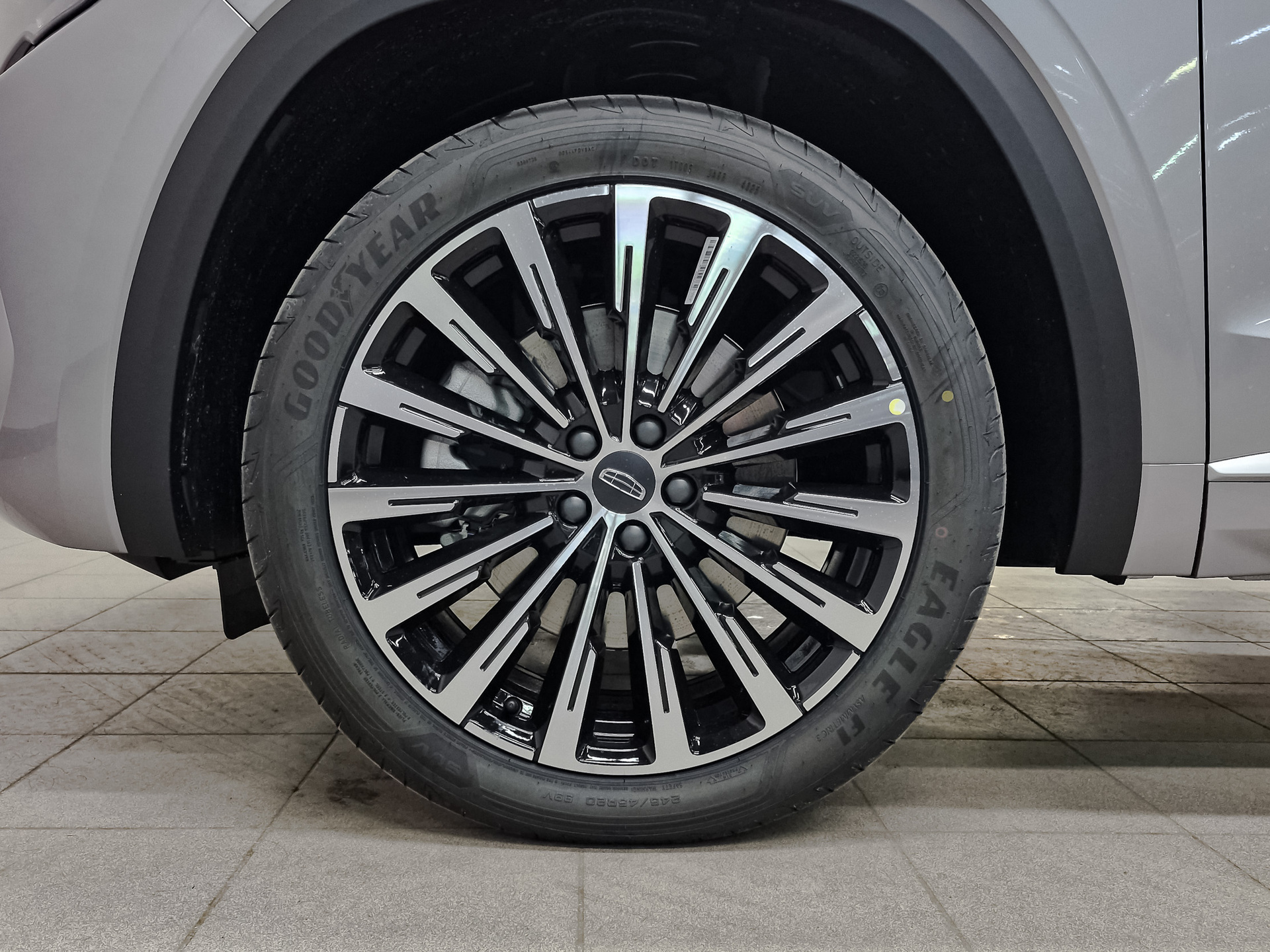 Фото Monjaro Flagship SE 2.0T/238 8AT 4WD