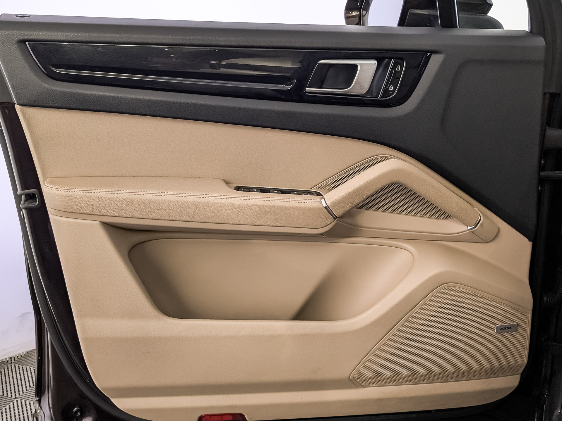 PORSCHE Cayenne 3.00 (340 л.с), автомат, 2019, пробег 69 285 км
