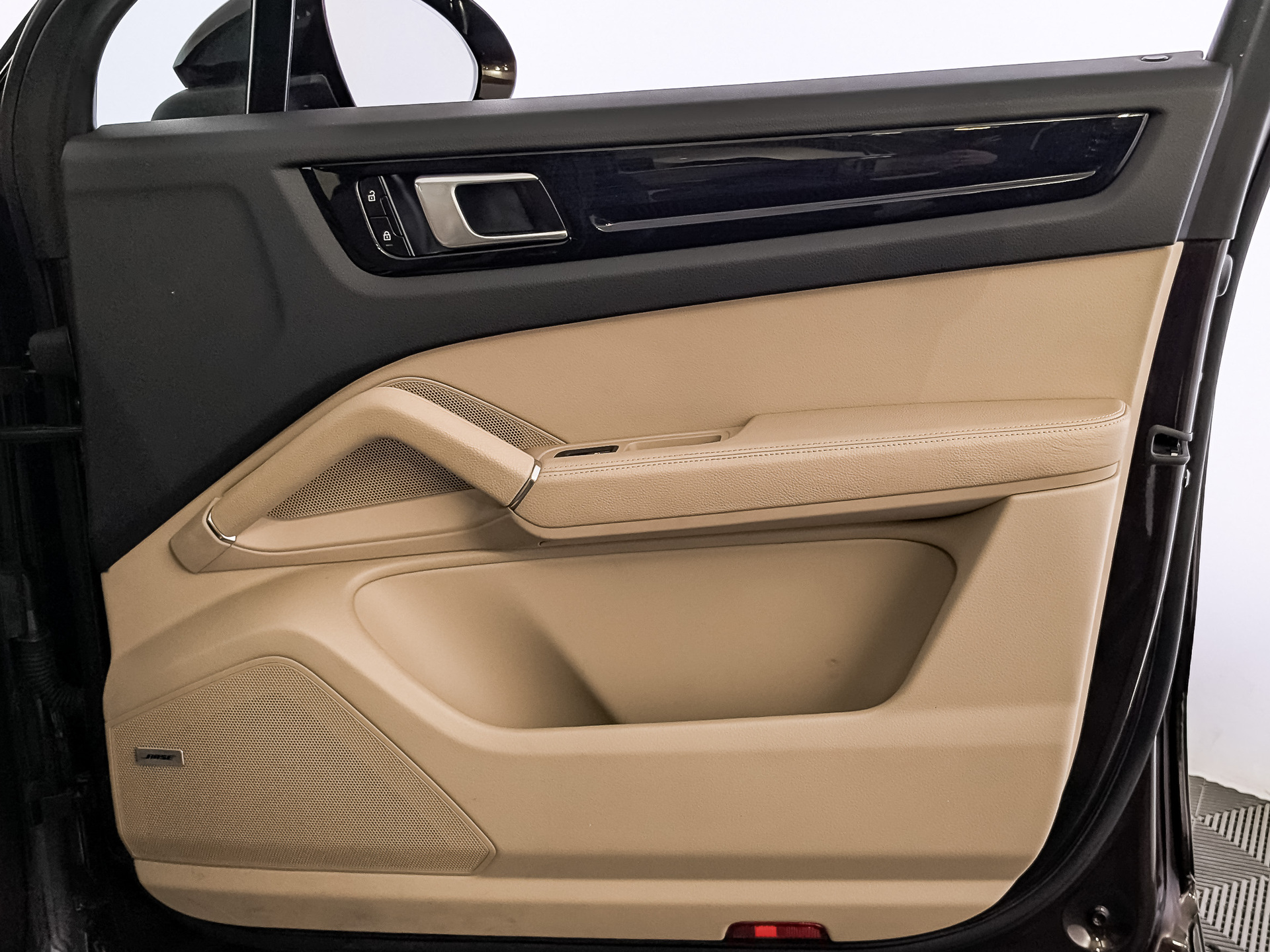 PORSCHE Cayenne 3.00 (340 л.с), автомат, 2019, пробег 69 285 км