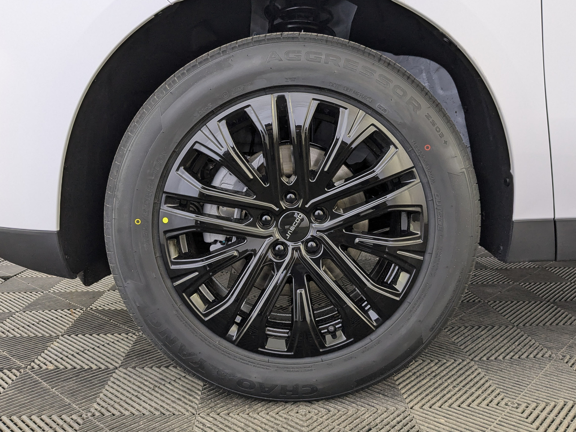 Фото JAECOO J6 Комфорт 1.5T/147 6RT 2WD