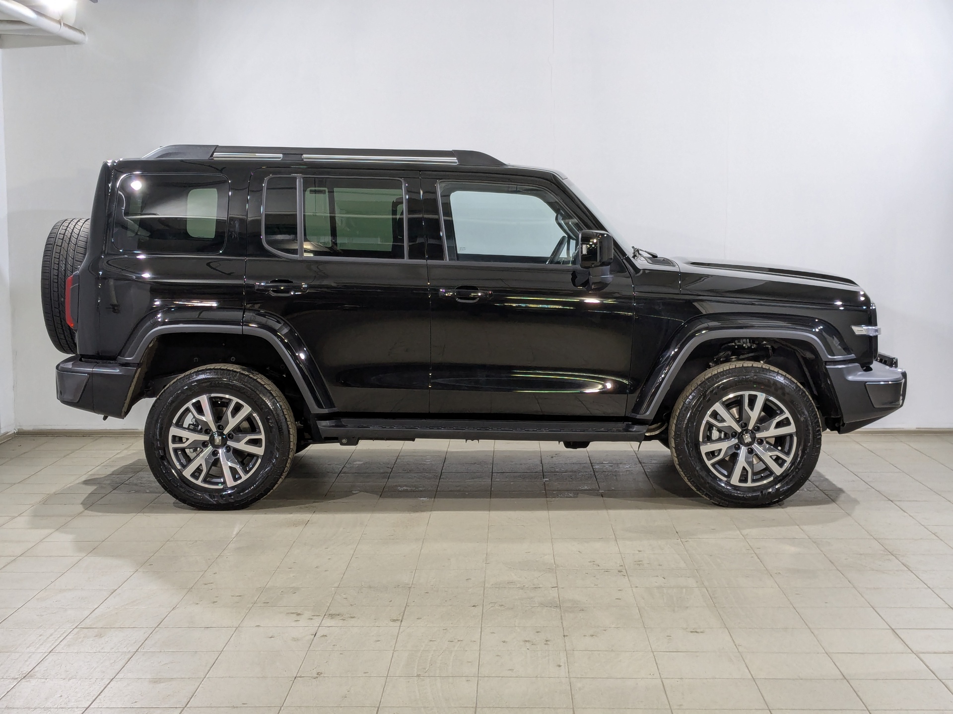Фото Tank 300 Сити Премиум (City Premium) 2.0T/218 8AT 4WD
