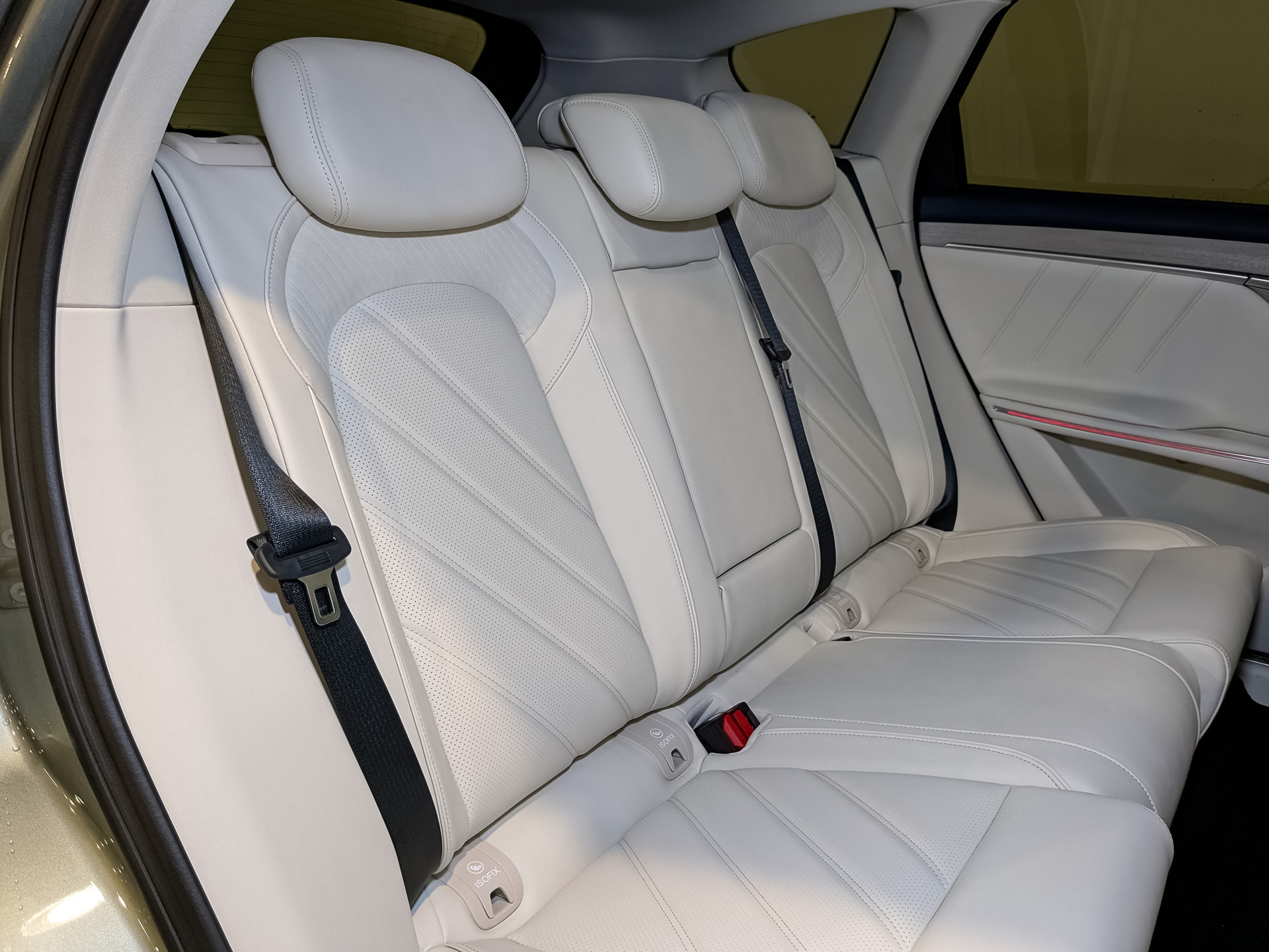 Фото Voyah Free FL EVR SPORT+ 1.5ELH/224 43кВт 4WD