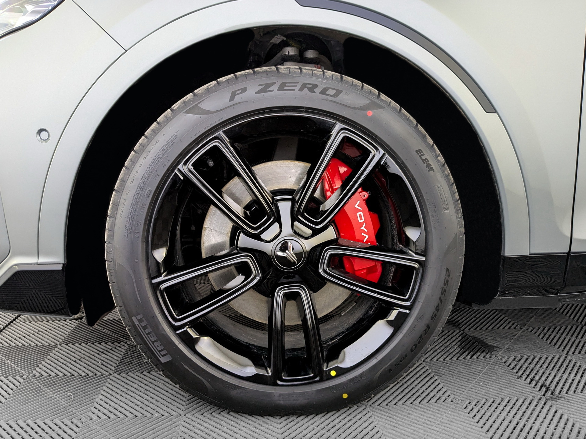Фото Voyah Free FL EVR SPORT+ 1.5ELH/224 43кВт 4WD