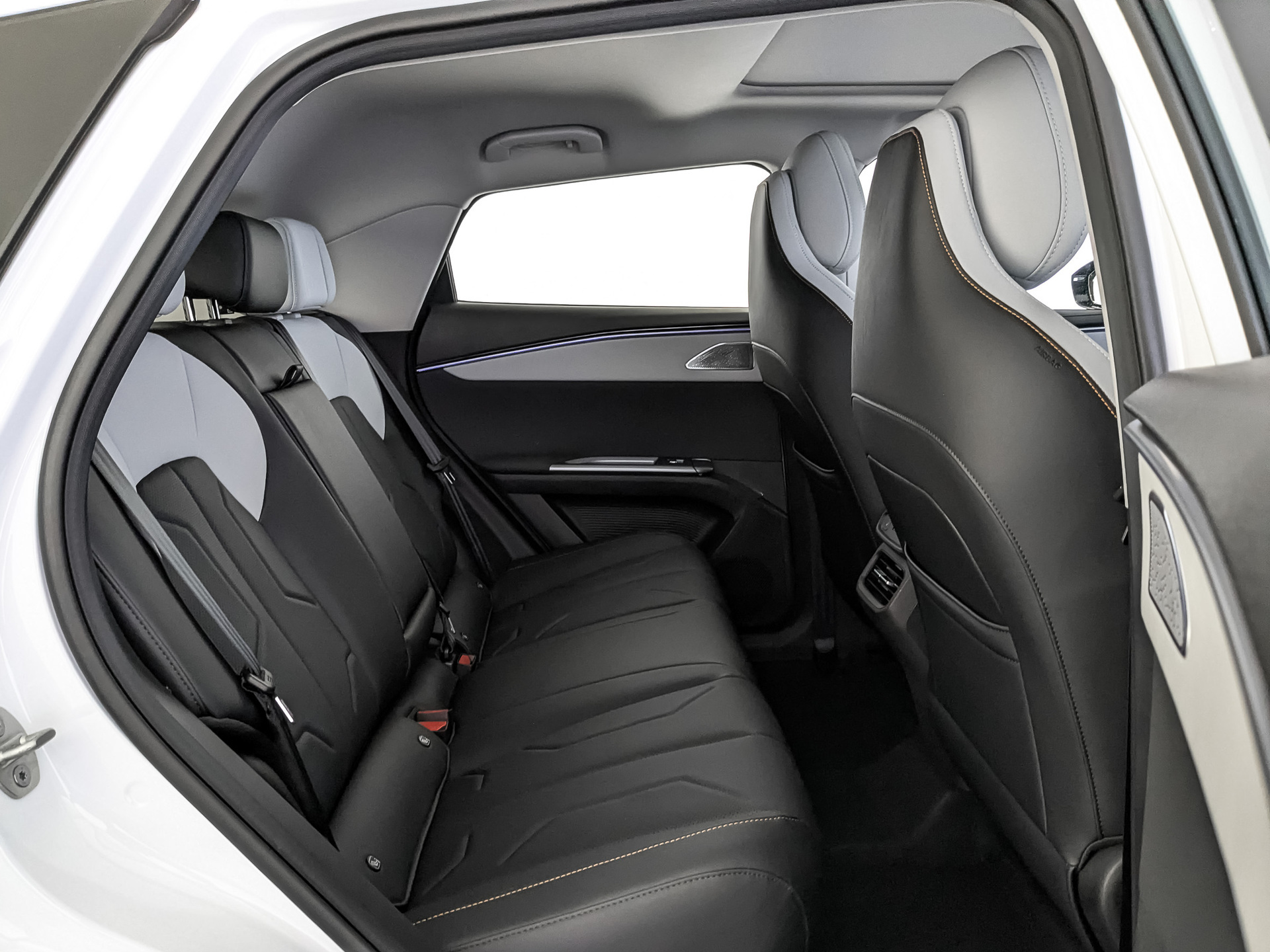 Фото Omoda C5 Стиль NG 1.5T/147 7RT 4WD