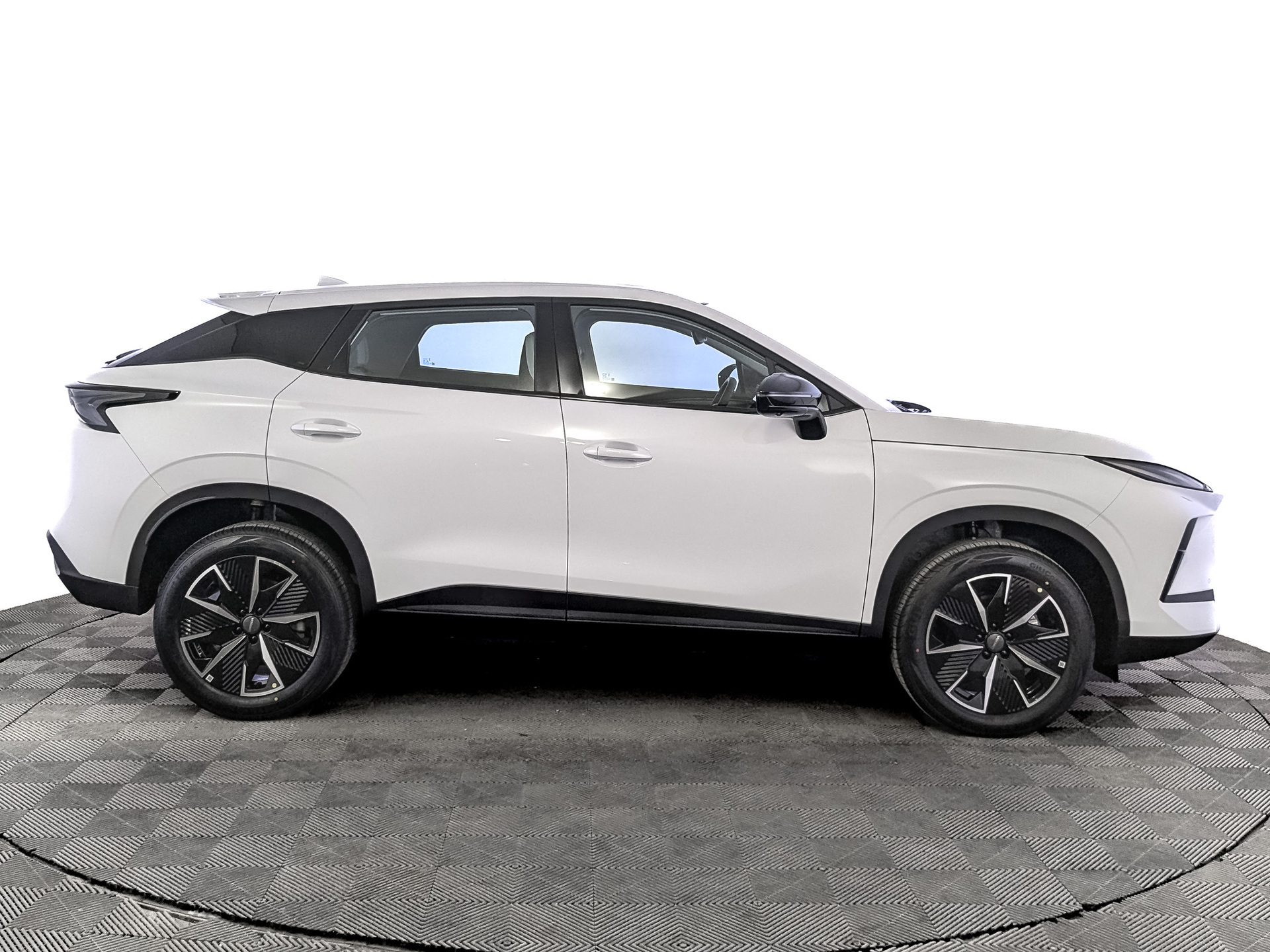 Фото Omoda C5 Стиль NG 1.5T/147 7RT 4WD