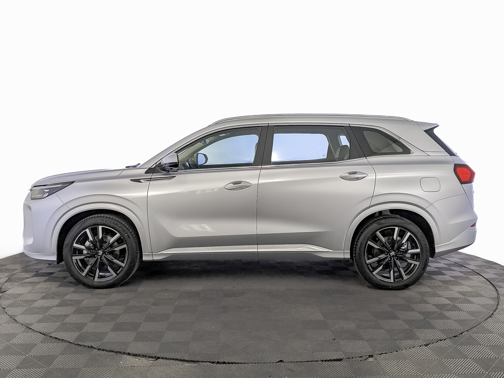 Фото Evolute i-SPACE 5 мест 1.5ELH/95 25кВт FWD
