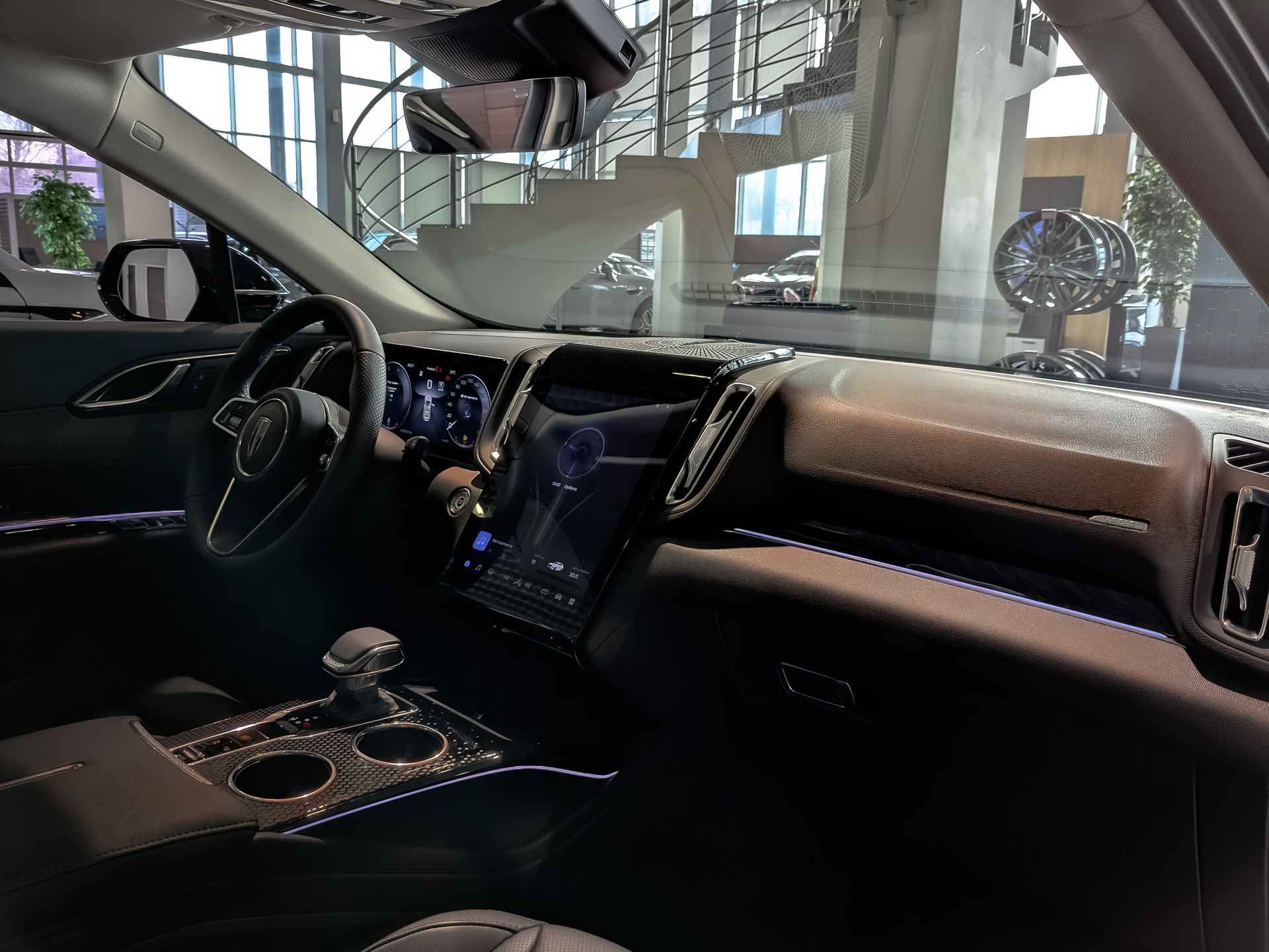 Фото Hongqi HS3 Deluxe 2.0Т/245 8AT 4WD