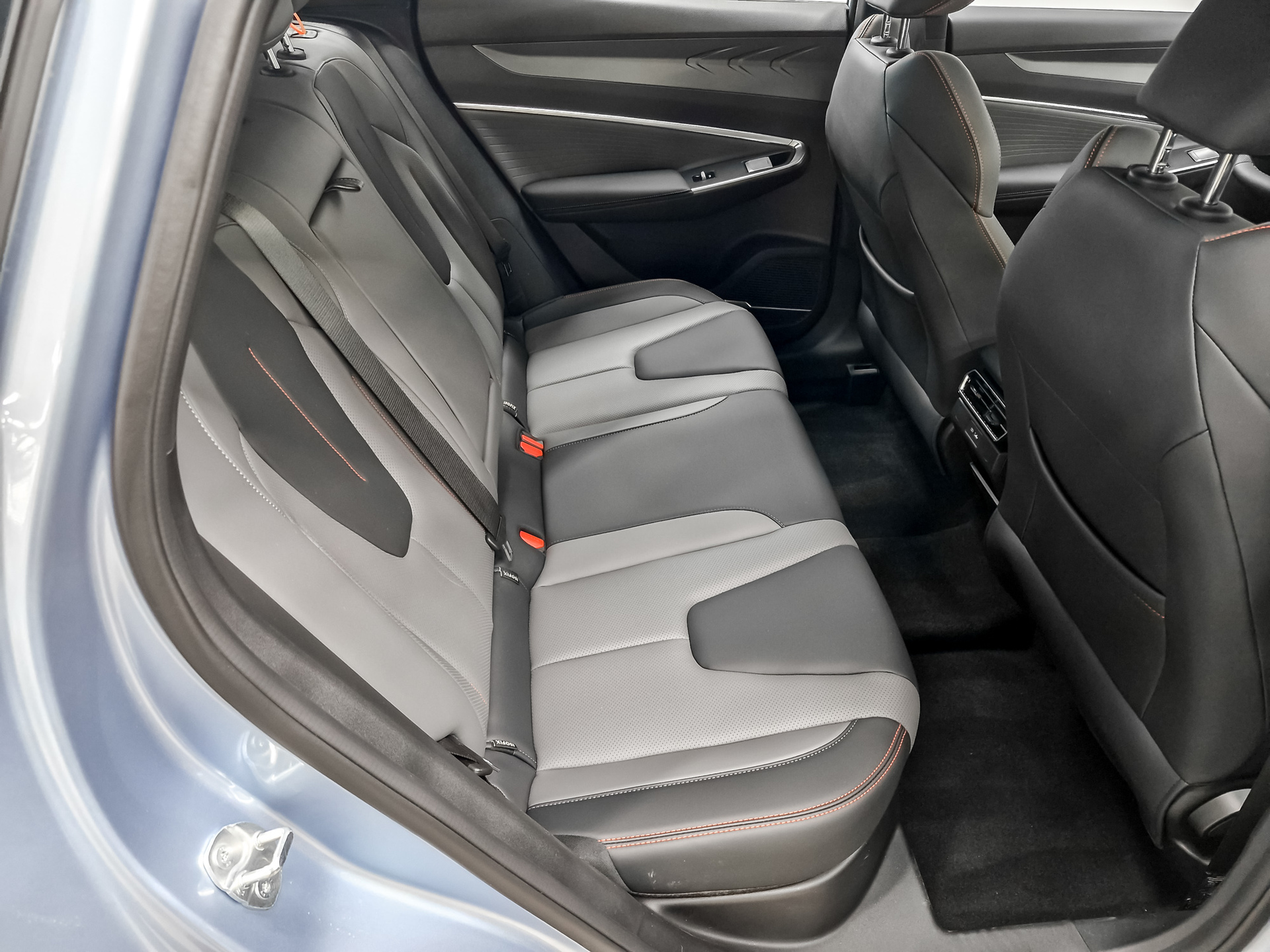 Фото Geely Cityray (G426) Luxury 1.5T/147 7RT 2WD