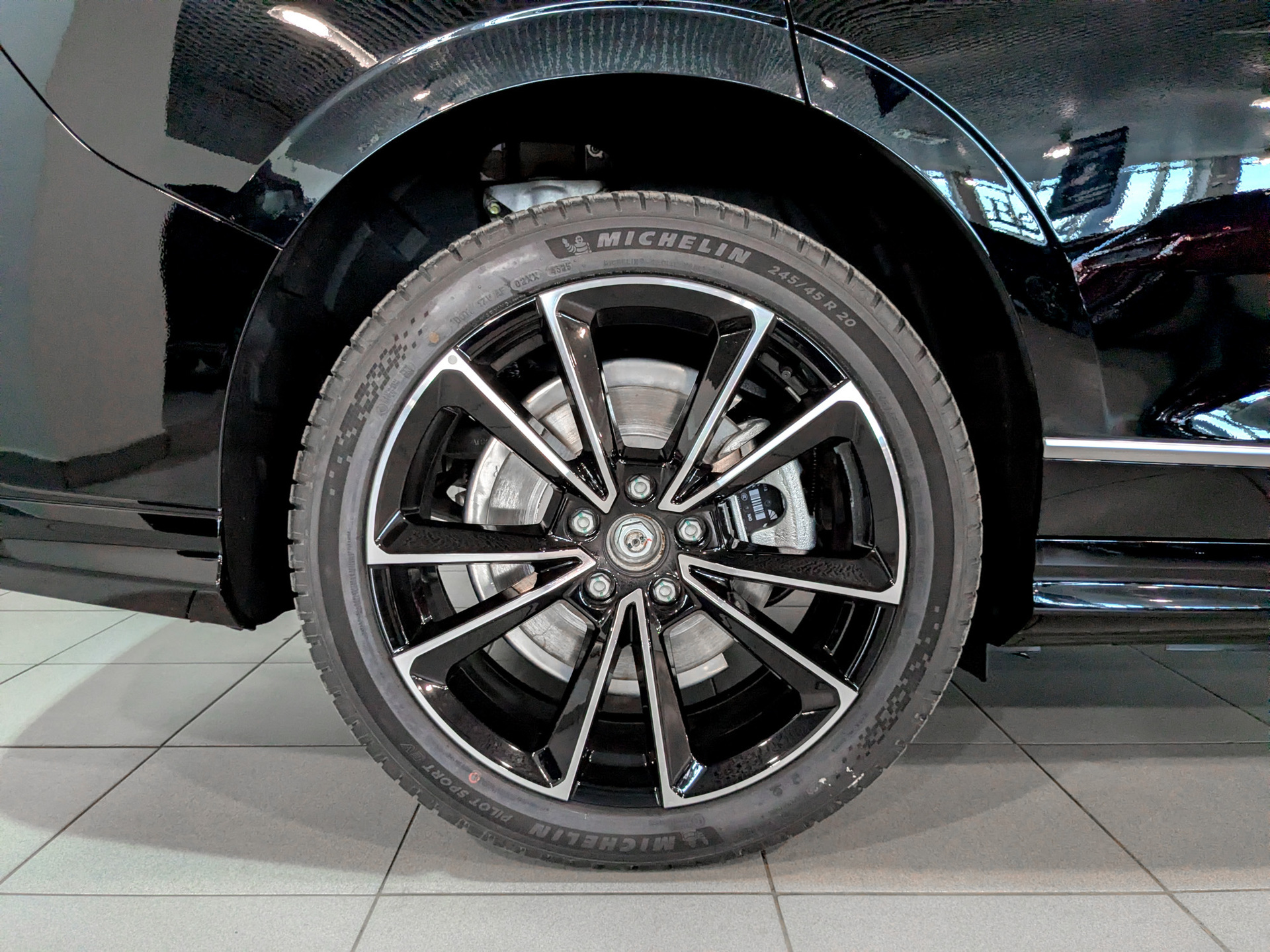 Фото Voyah Passion EVR 1.5ELH/170 43кВт 4WD
