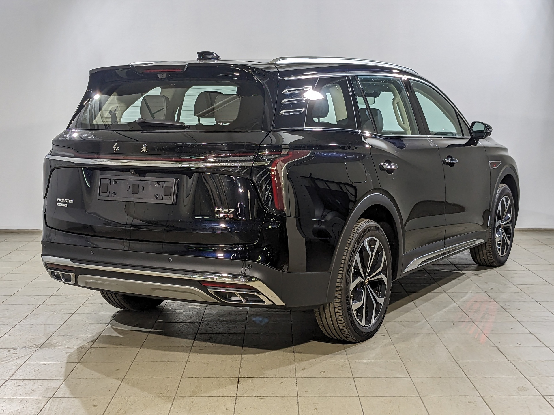 Фото Hongqi HS7 Deluxe 2.0T/245 8AT 4WD
