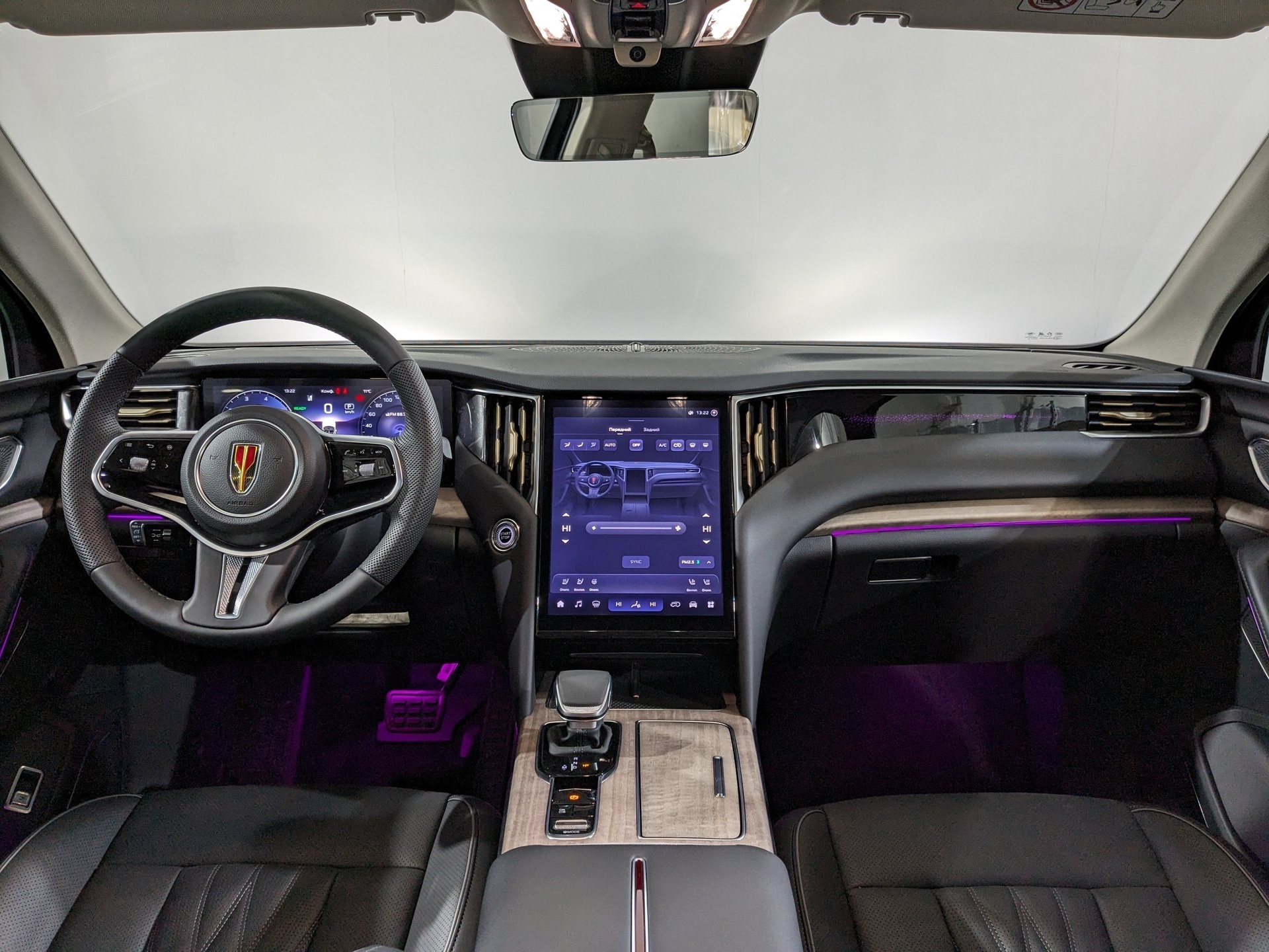 Фото Hongqi HS7 Deluxe 2.0T/245 8AT 4WD