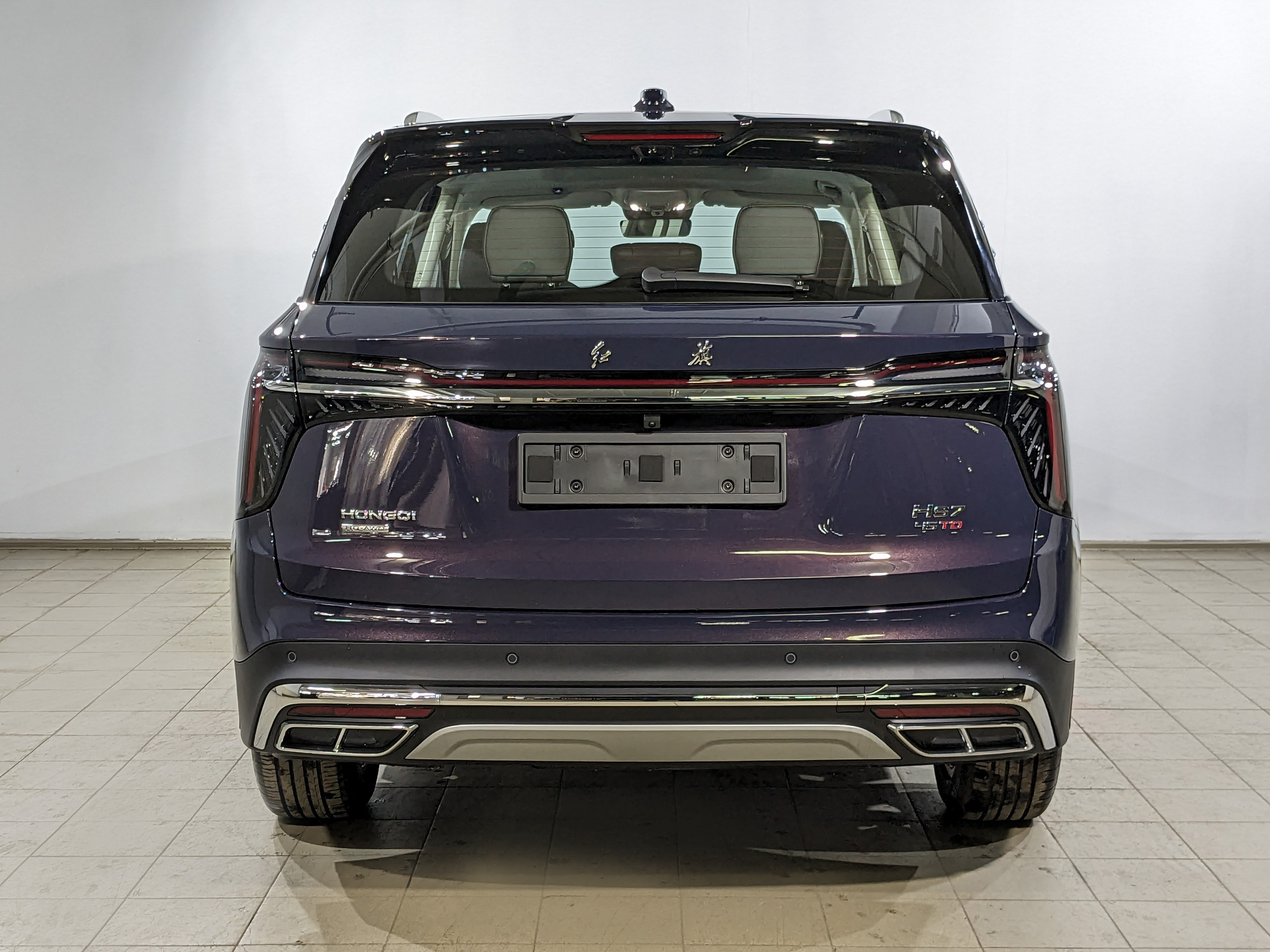Фото Hongqi HS7 Deluxe 2.0T/245 8AT 4WD