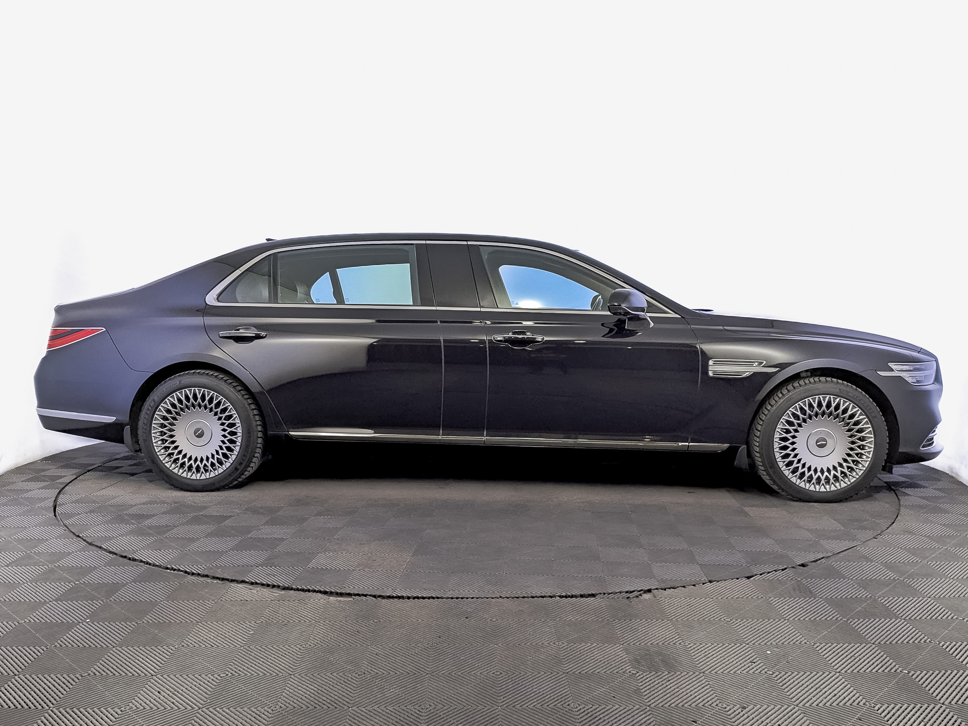 GENESIS G90 5.00 (413 л.с), автомат, 2021, пробег 53 304 км