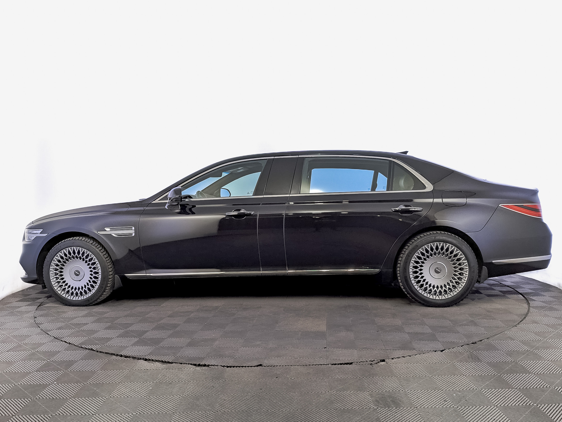 GENESIS G90 5.00 (413 л.с), автомат, 2021, пробег 53 304 км