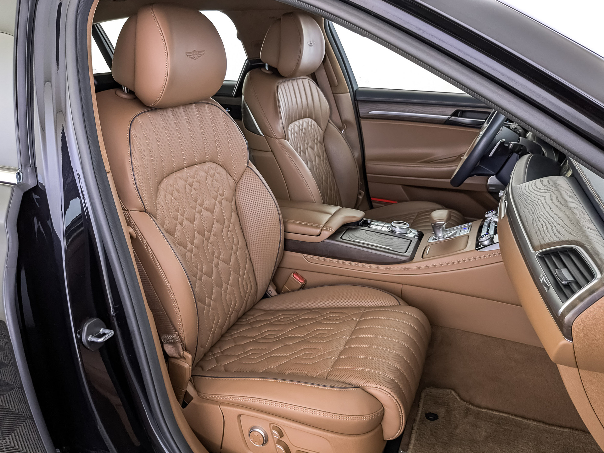 GENESIS G90 5.00 (413 л.с), автомат, 2021, пробег 53 304 км