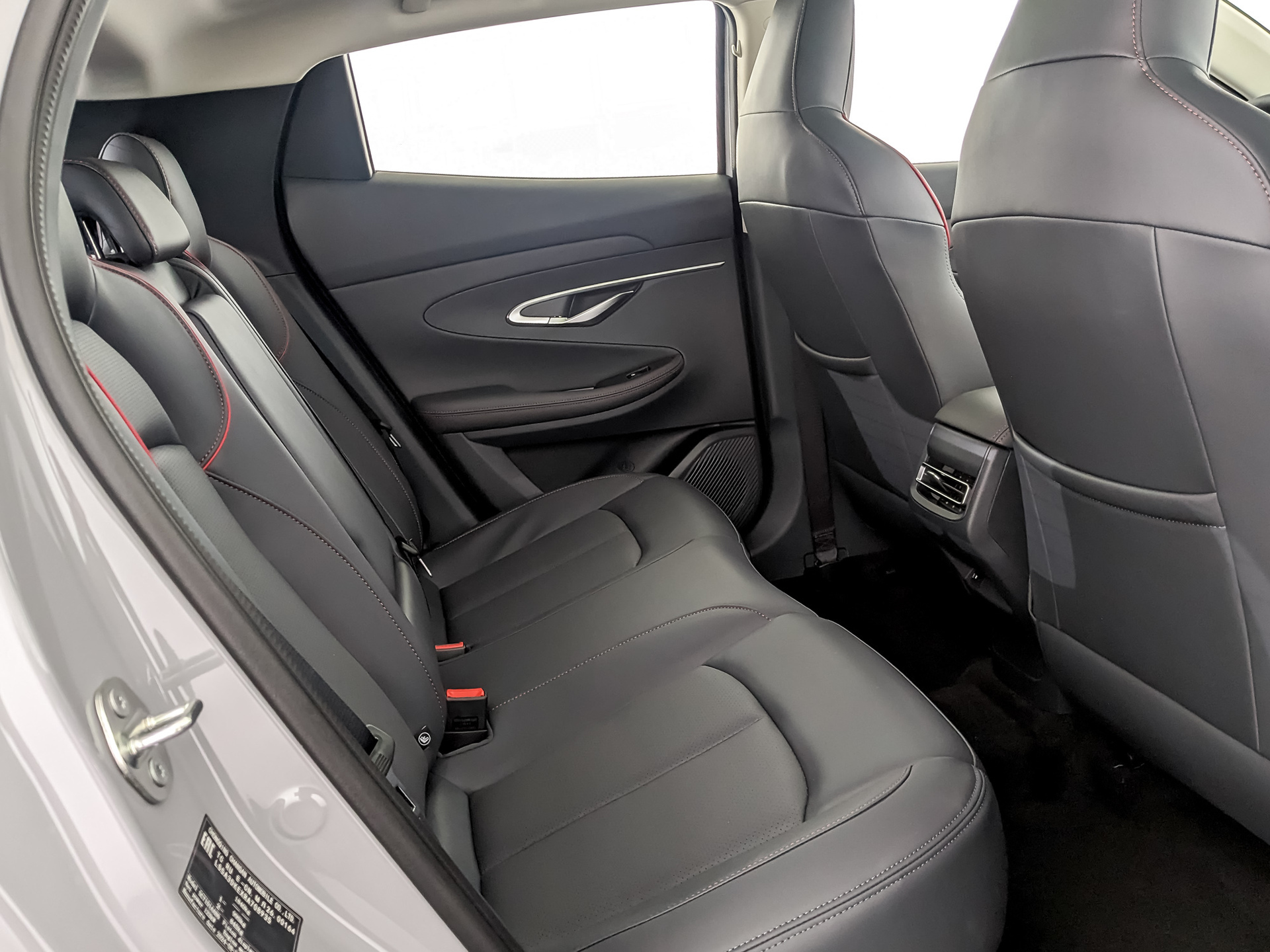 Фото Changan UNI-T Техно 1.5T/167 7RT Передний привод