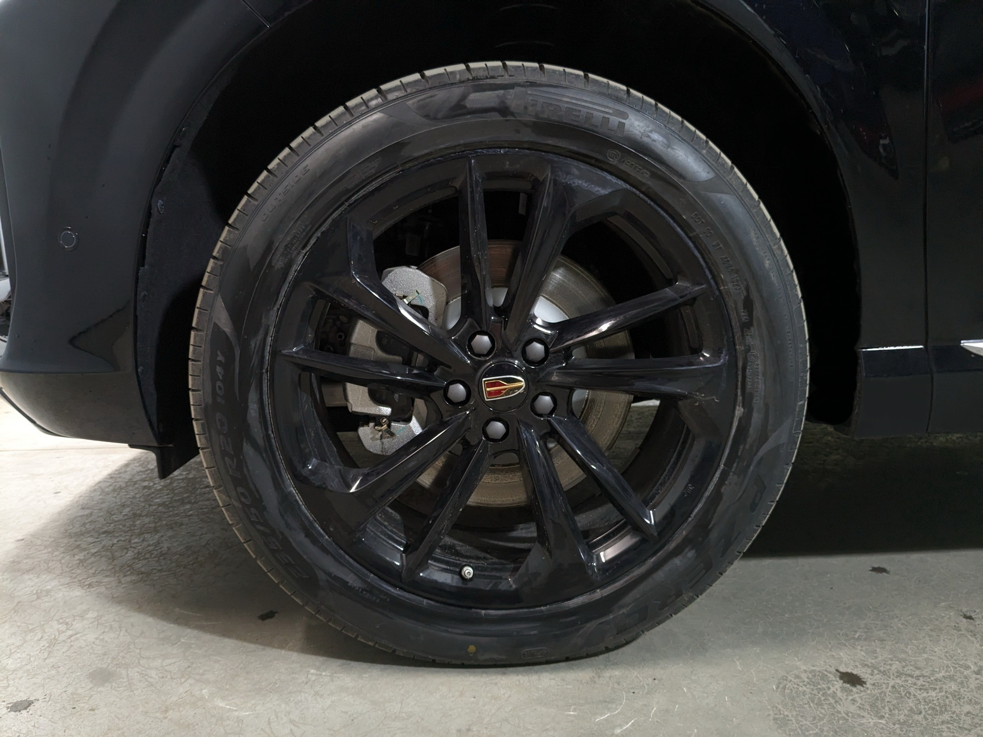 Фото Hongqi HS3 Deluxe 2.0Т/245 8AT 4WD