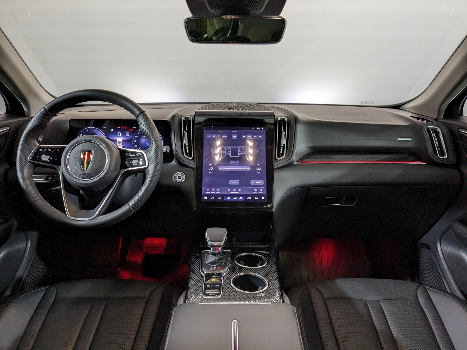 Фото Hongqi HS3 Deluxe 2.0Т/245 8AT 4WD