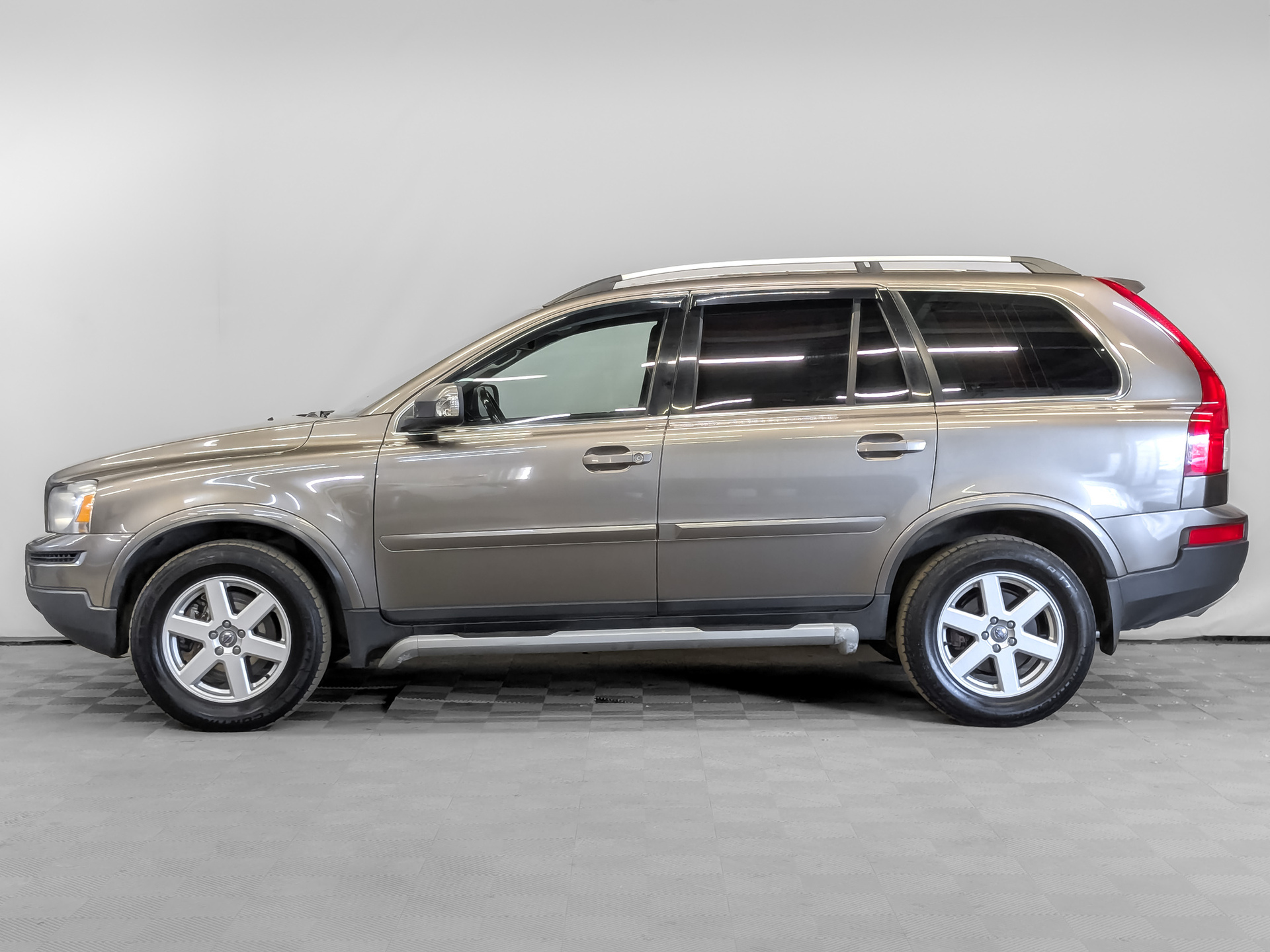 VOLVO XC90 2.50 (210 л.с), автомат, 2011, пробег 135 512 км