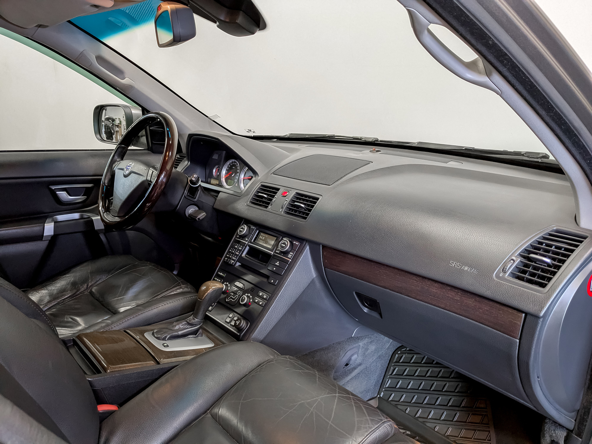 VOLVO XC90 2.50 (210 л.с), автомат, 2011, пробег 135 512 км