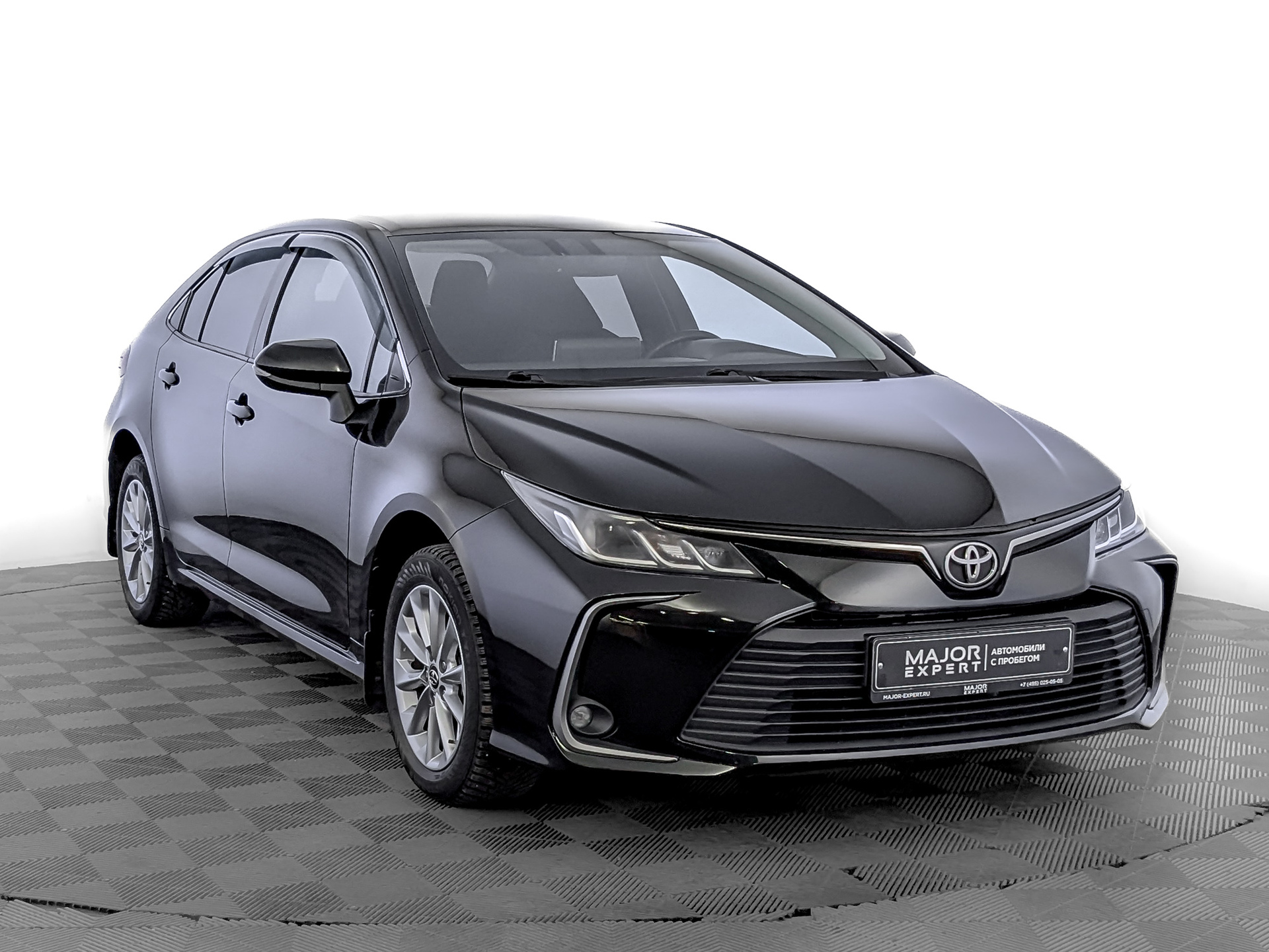 TOYOTA Corolla 1.60 (122 л.с), автомат, 2019, пробег 183 999 км