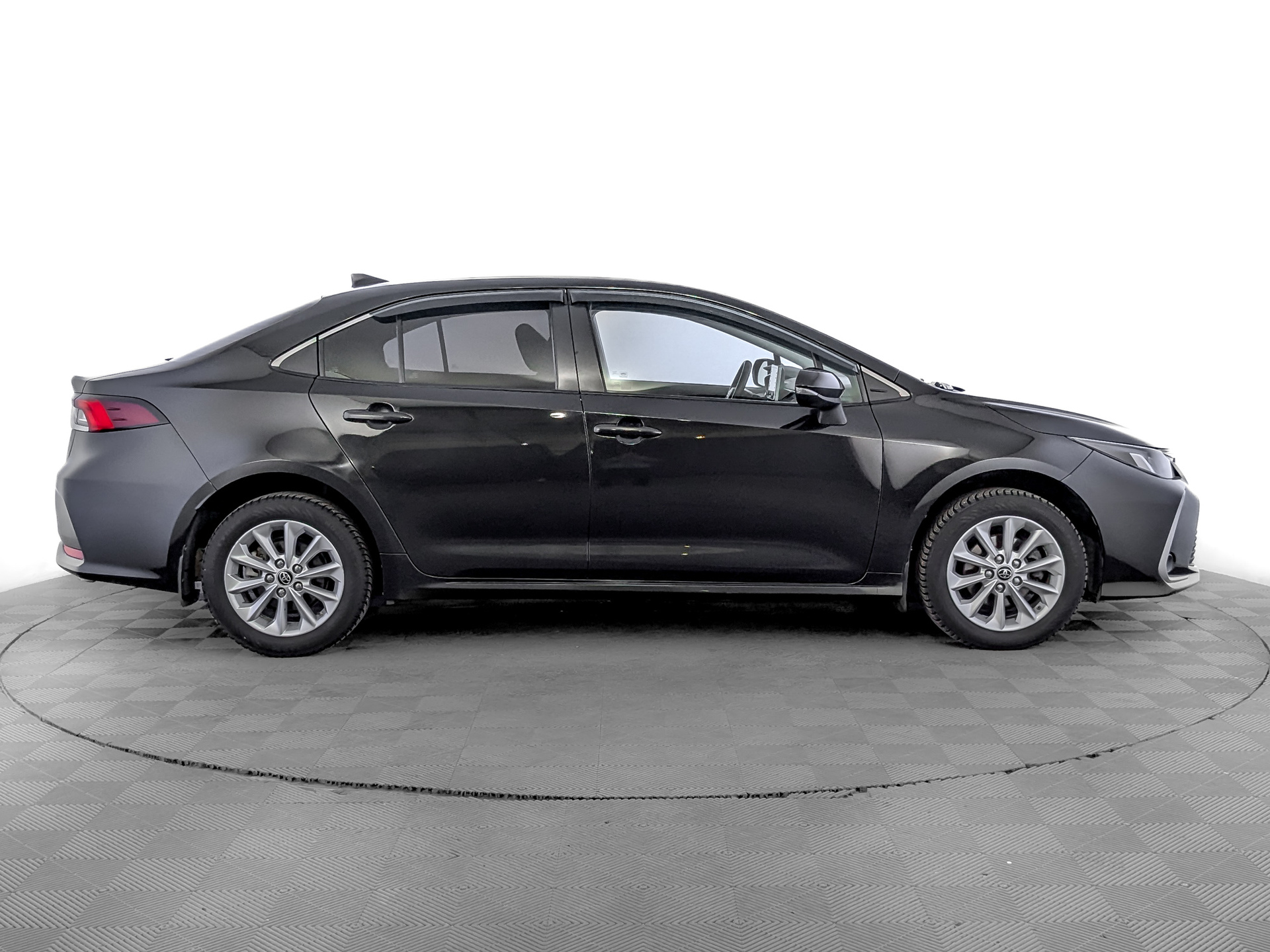 TOYOTA Corolla 1.60 (122 л.с), автомат, 2019, пробег 183 999 км