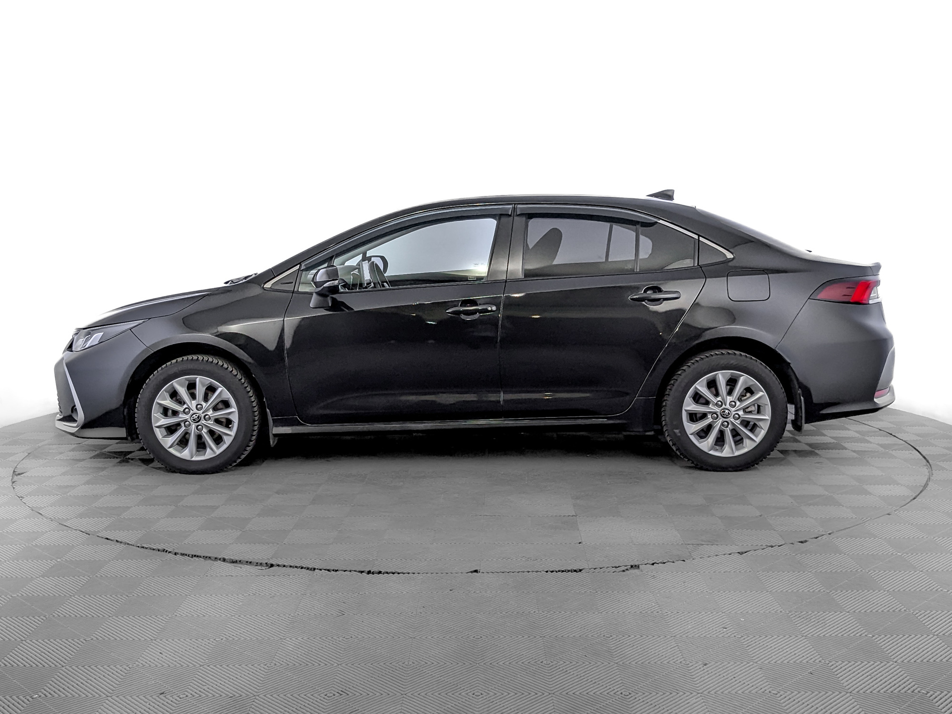 TOYOTA Corolla 1.60 (122 л.с), автомат, 2019, пробег 183 999 км
