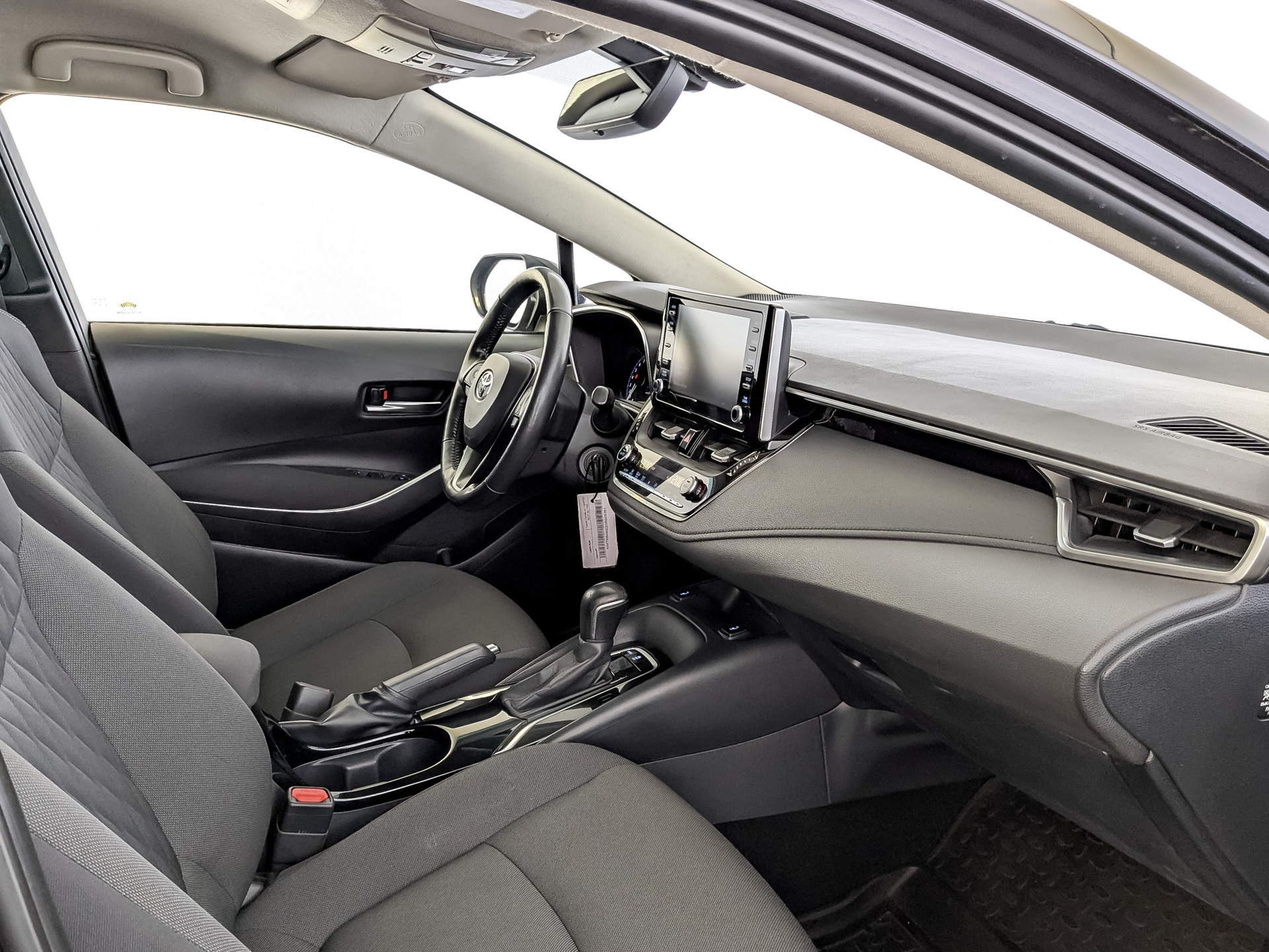 TOYOTA Corolla 1.60 (122 л.с), автомат, 2019, пробег 183 999 км