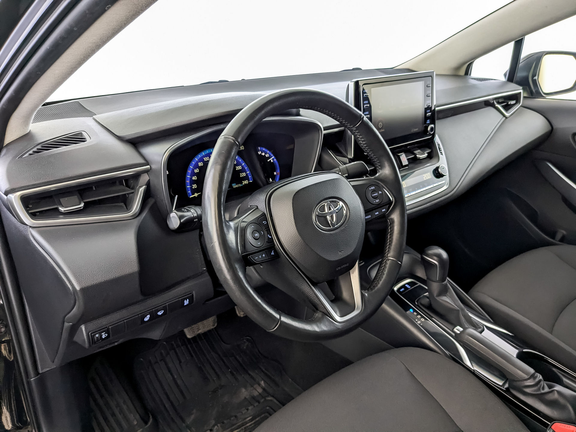 TOYOTA Corolla 1.60 (122 л.с), автомат, 2019, пробег 183 999 км