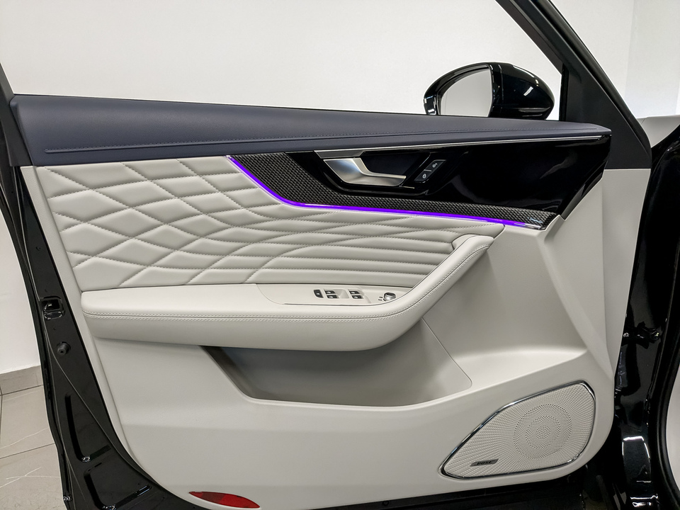 Фото Hongqi HS5 с пробегом 711 км
