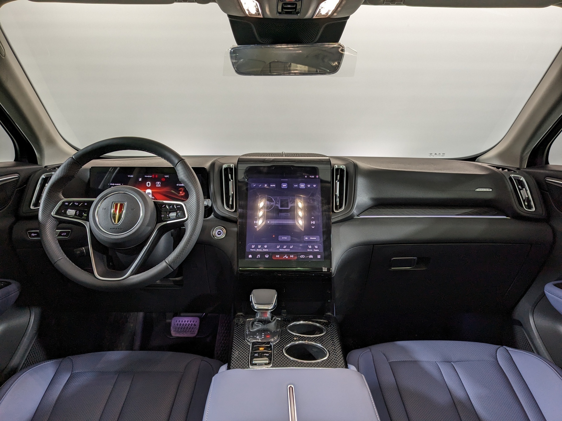 Фото Hongqi HS3 Deluxe 2.0Т/245 8AT 4WD