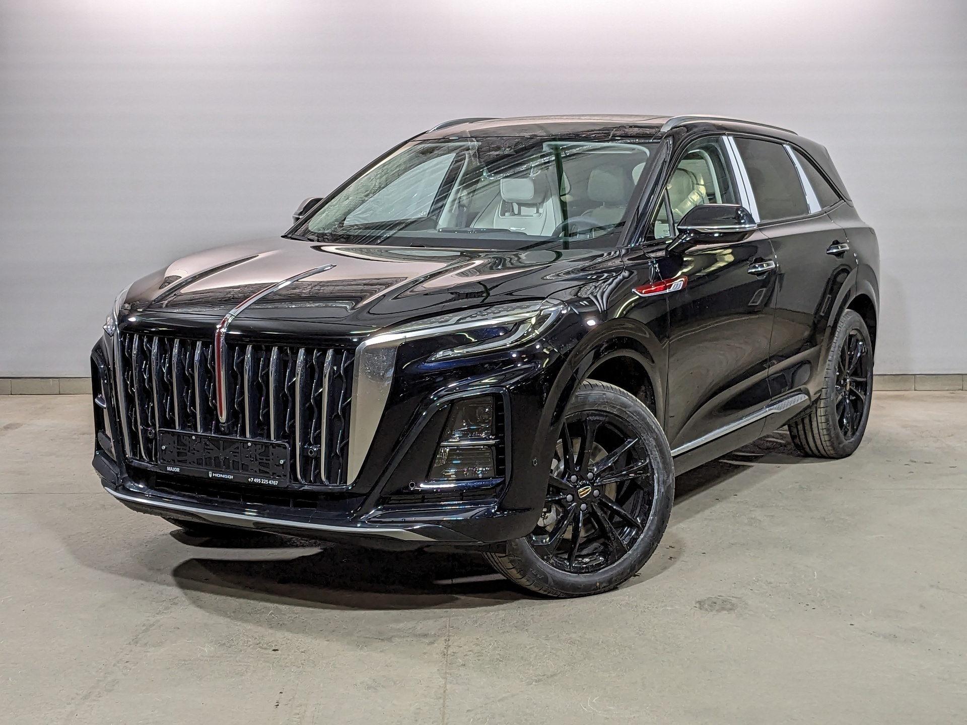 Фото Hongqi HS3 Deluxe 2.0Т/245 8AT 4WD