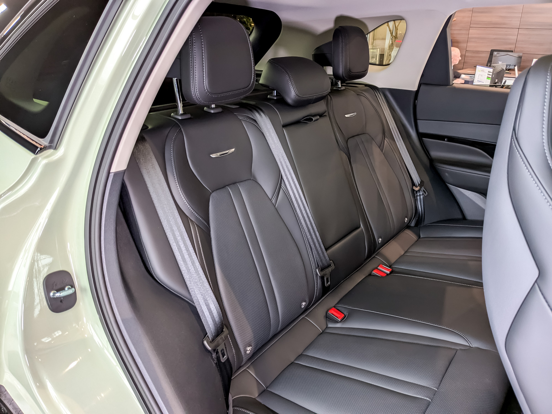 Фото Hongqi HS3 Deluxe 2.0Т/245 8AT 4WD