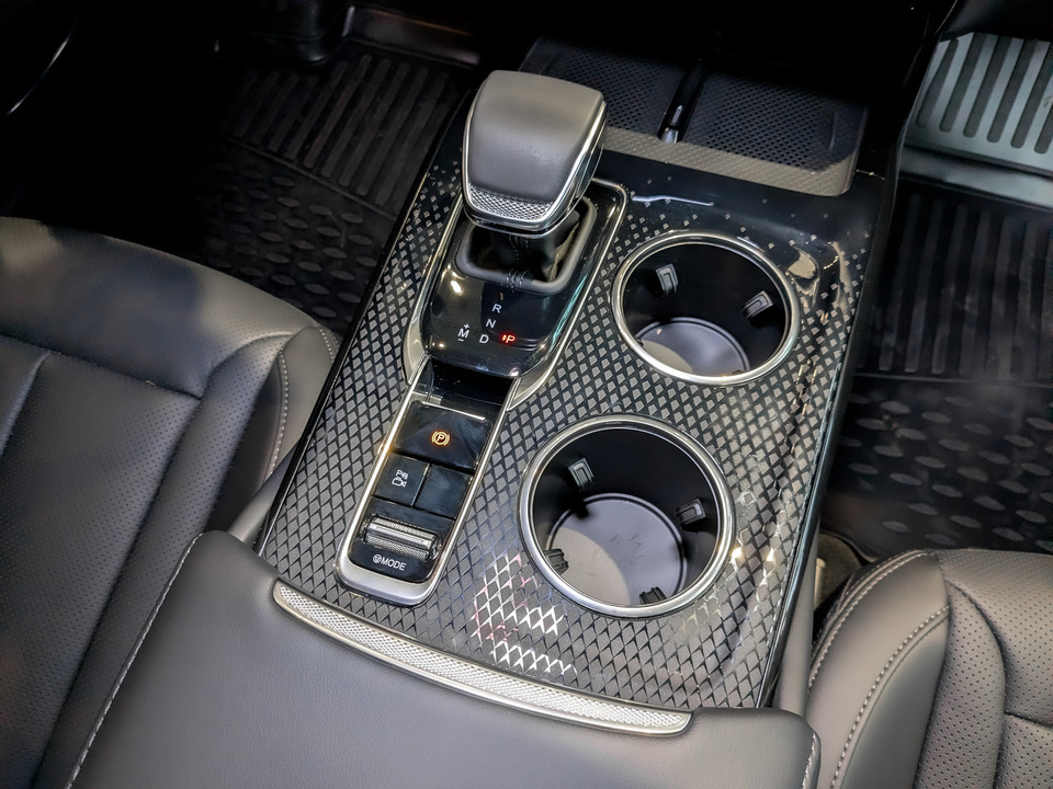 Hongqi HS3 Deluxe 2.0Т/245 8AT 4WD
