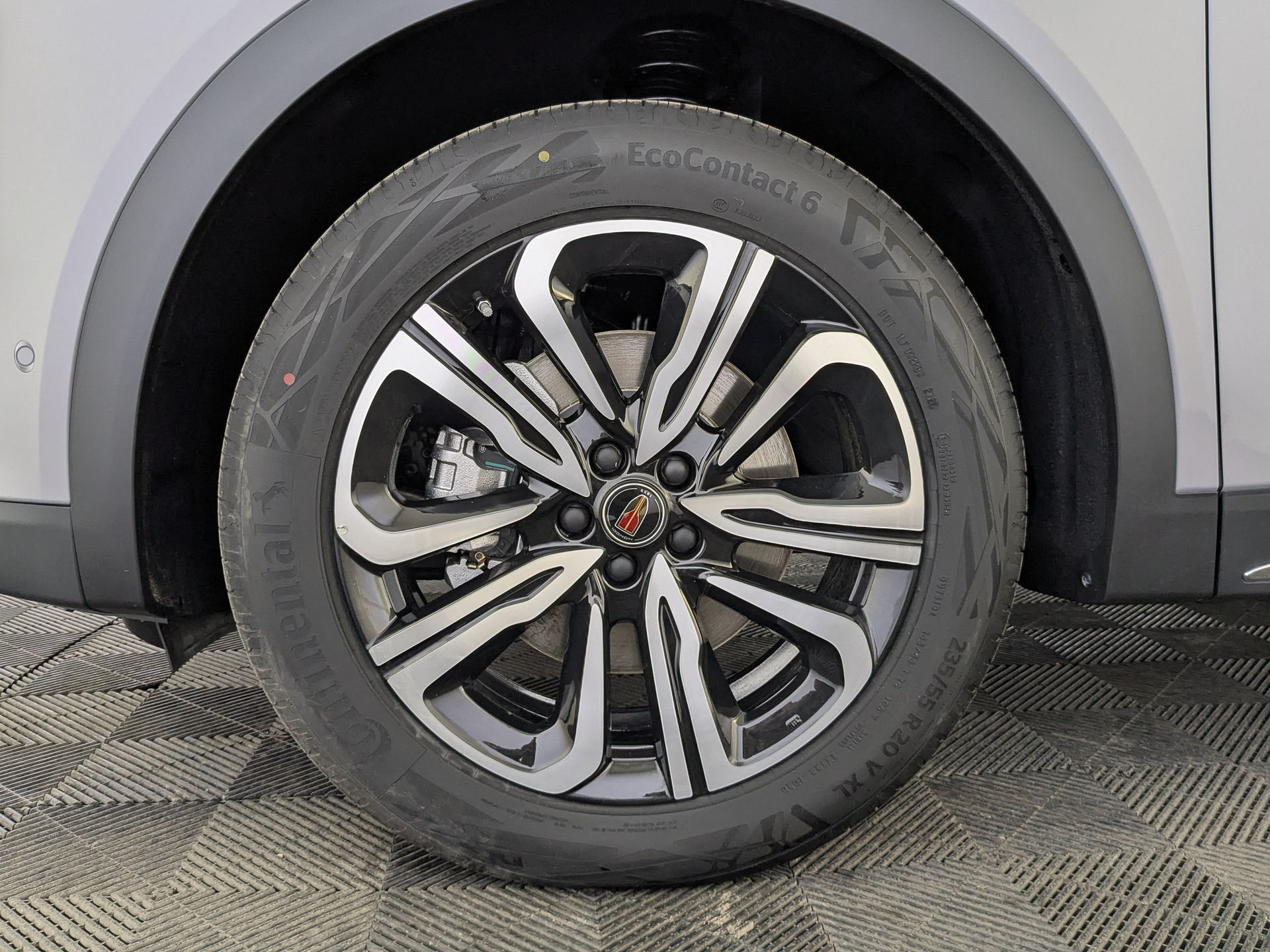 Фото Hongqi HS7 Executive 2.0T/245 8AT 4WD
