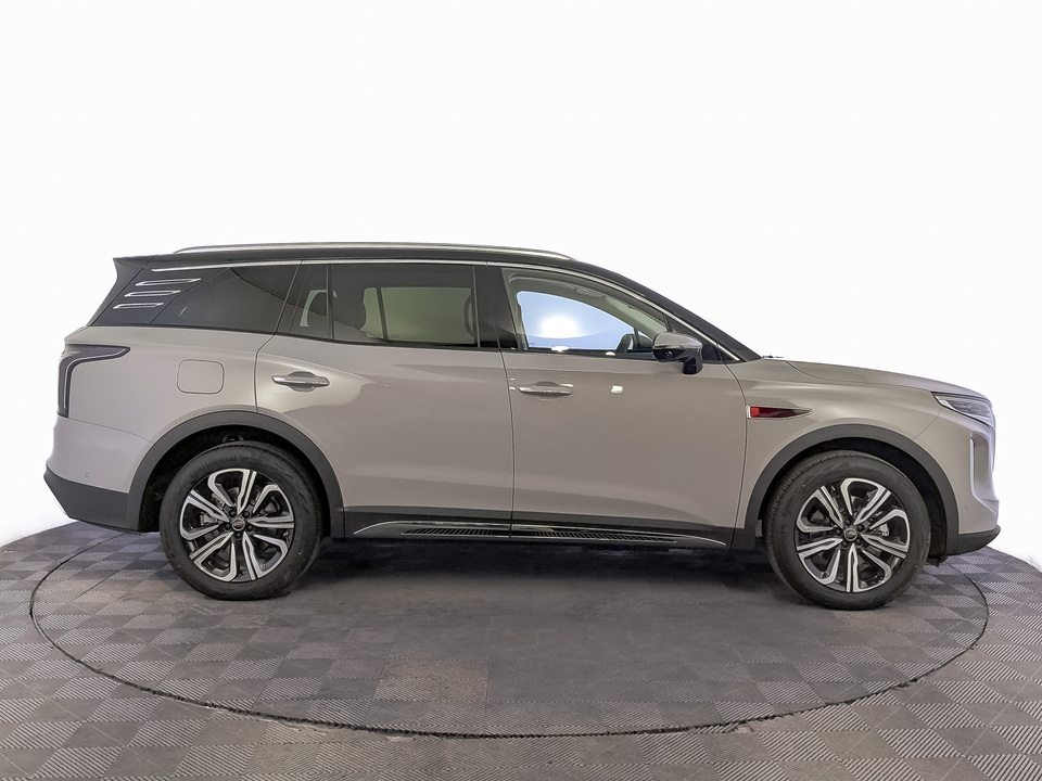Hongqi HS7 Executive 2.0T/245 8AT 4WD