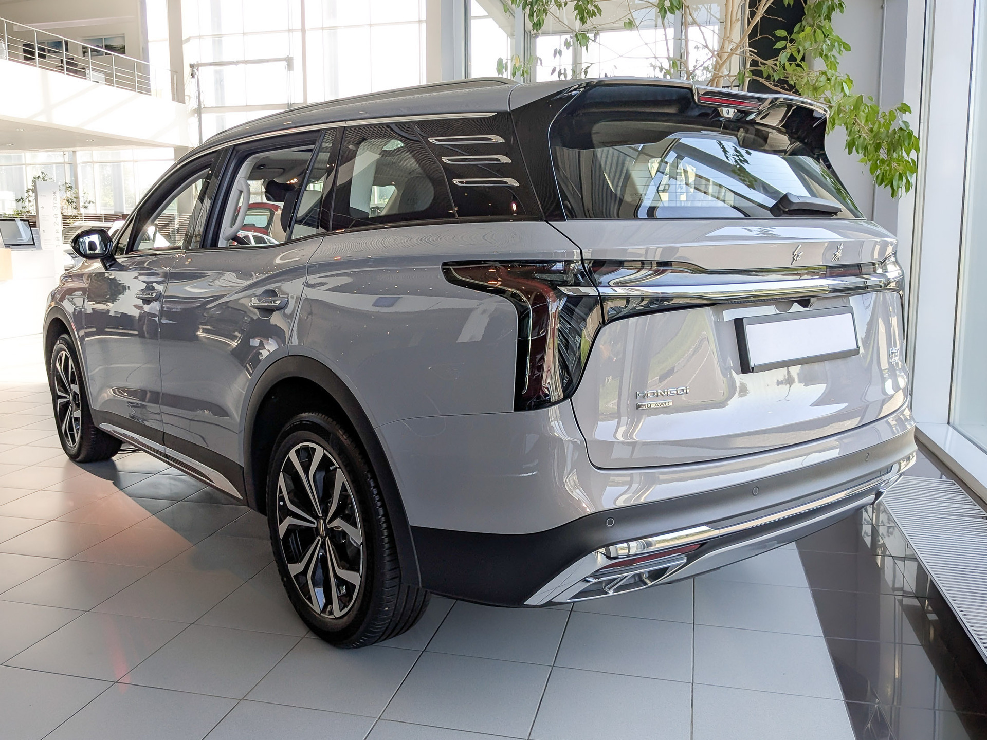 Фото Hongqi HS7 Deluxe 2.0T/245 8AT 4WD