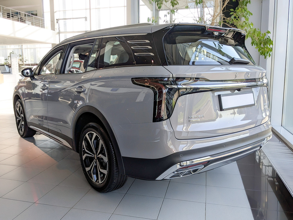 Hongqi HS7 Deluxe 2.0T/245 8AT 4WD