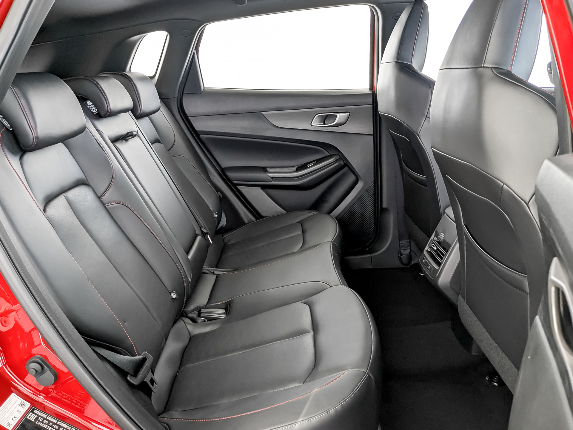Фото Changan UNI-S Техно+ 1.5T/181 7RT Передний привод