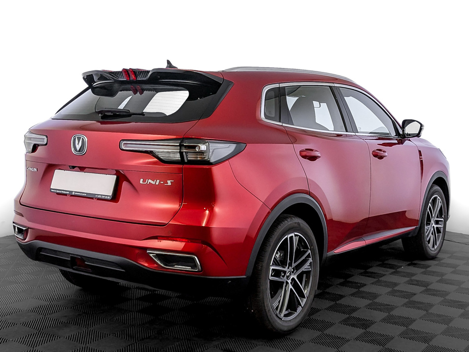 Changan UNI-S Техно+ 1.5T/181 7RT Передний привод