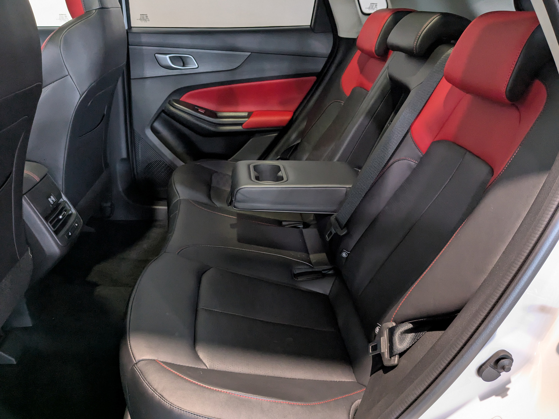 Фото Changan UNI-S Техно 1.5T/181 7RT Передний привод