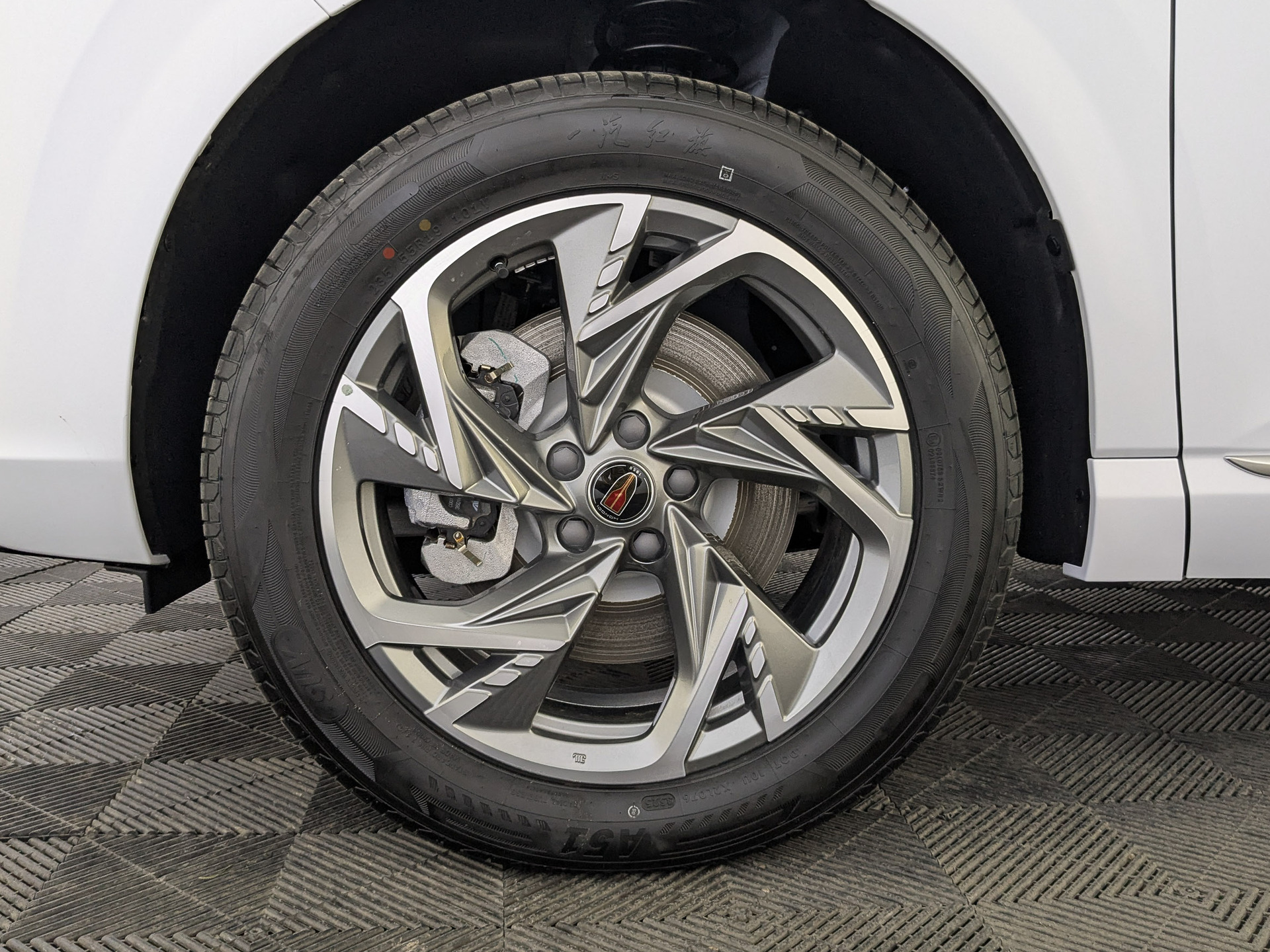 Фото Hongqi HS3 Comfort 1.5Т/156 7RT FWD