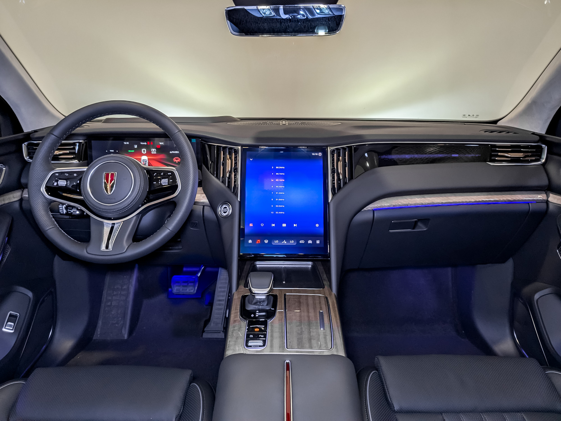 Фото Hongqi HS7 Executive 2.0T/245 8AT 4WD