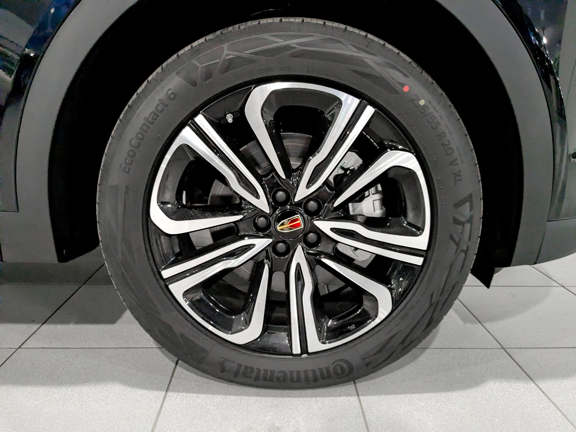 Фото Hongqi HS7 Executive 2.0T/245 8AT 4WD