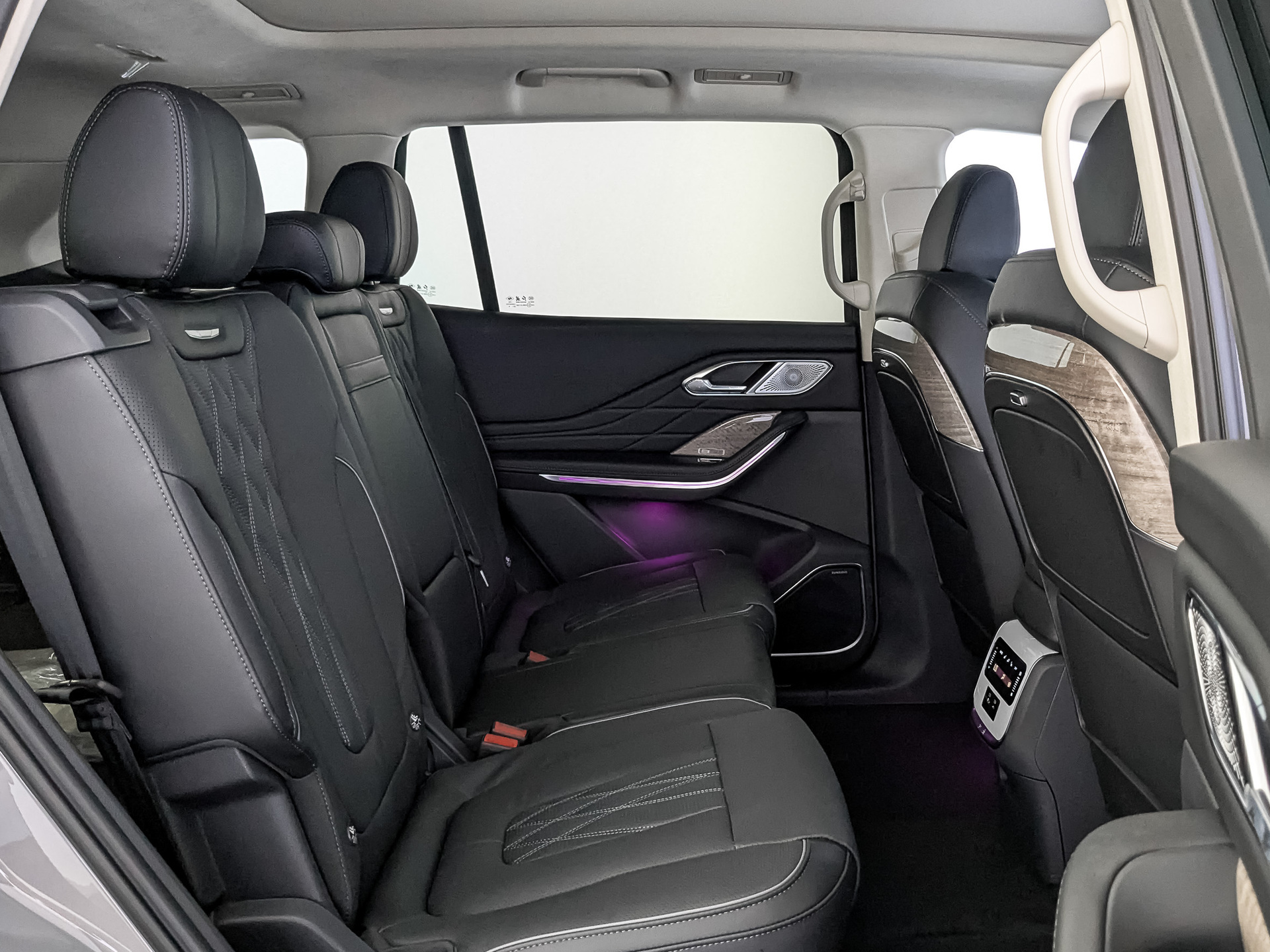 Фото Hongqi HS7 Executive 2.0T/245 8AT 4WD