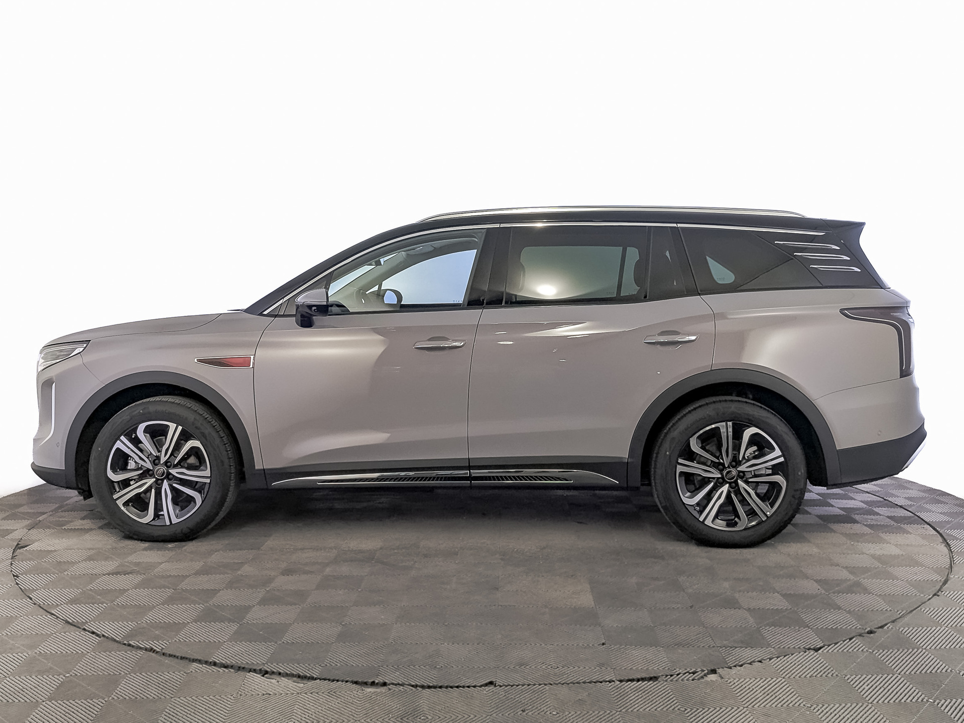 Фото Hongqi HS7 Executive 2.0T/245 8AT 4WD