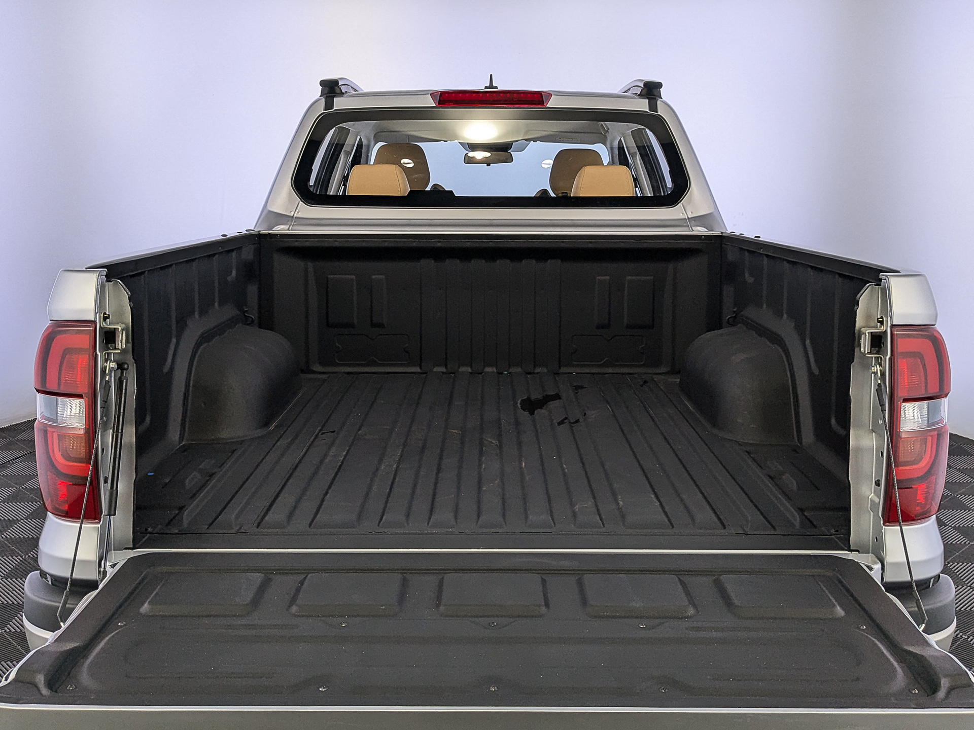 Фото Changan Hunter Plus Люкс 2.0T/226 8AT Полный привод