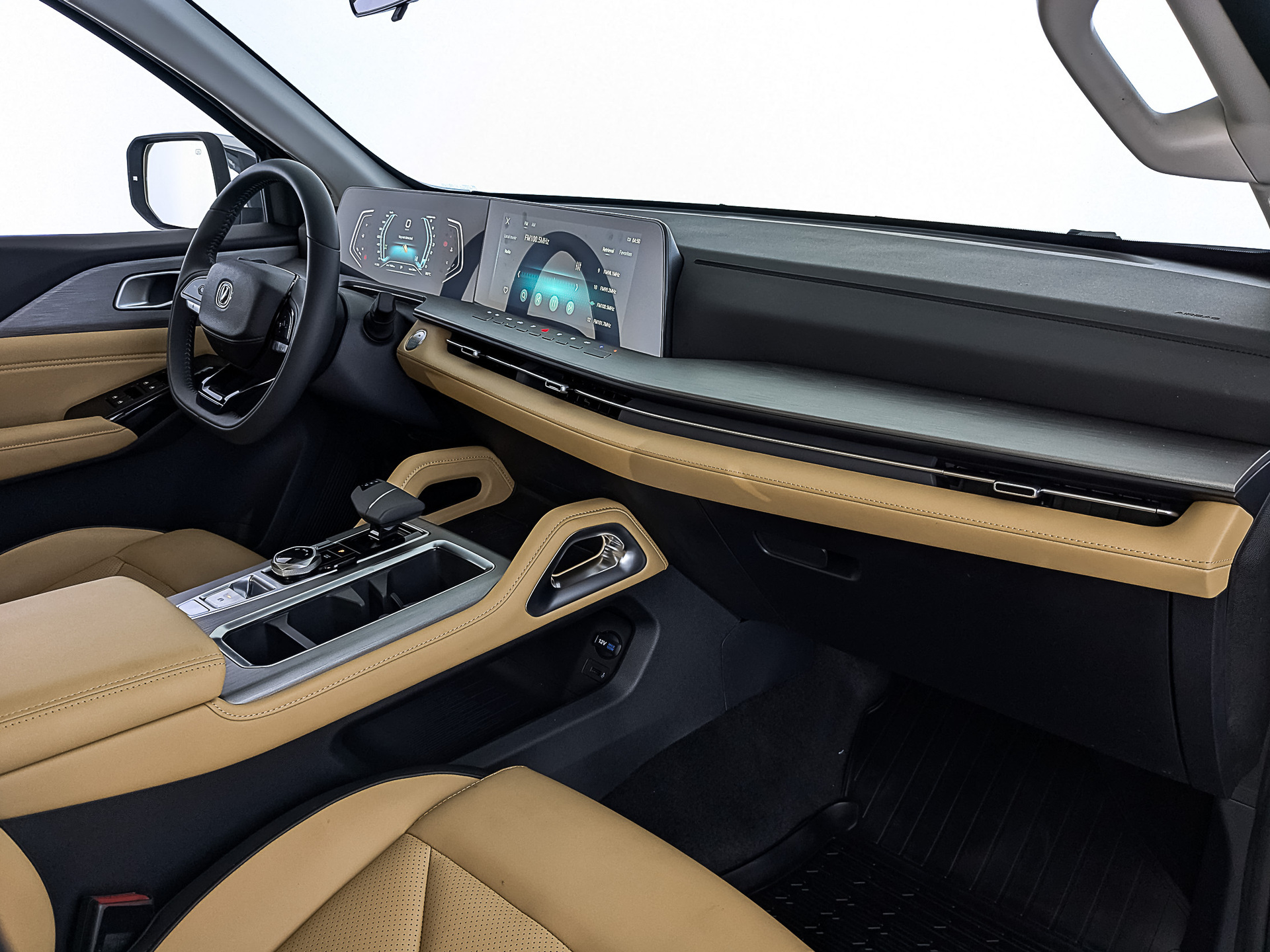 Фото Changan Hunter Plus Люкс 2.0T/226 8AT Полный привод
