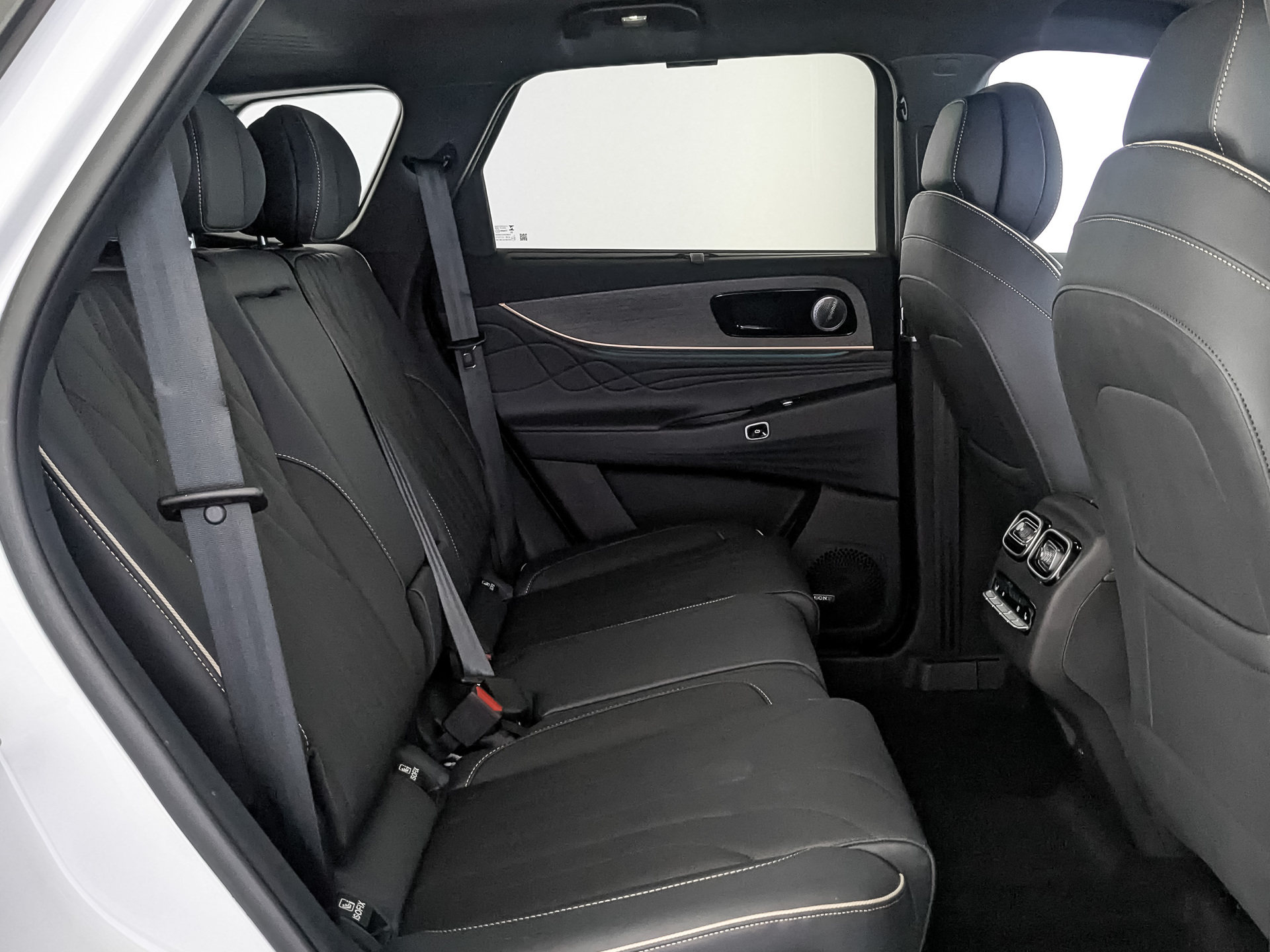 Фото JAECOO J8 Престиж 2.0T/249 7RT 4WD